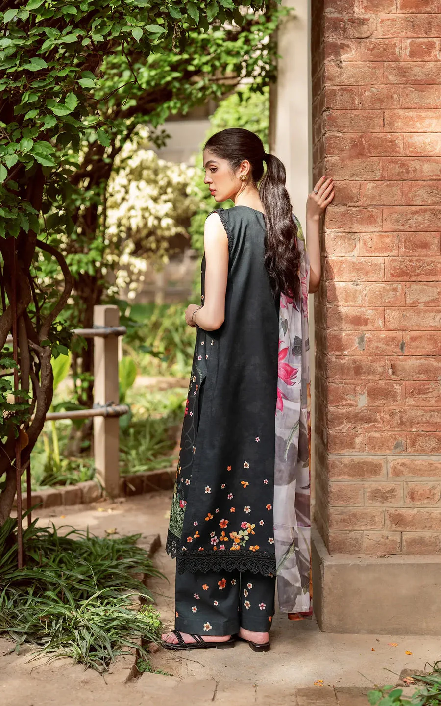 Asifa N Nabeel Elysian-(YKL25-11) Yakin Summer Lawn 2025 - Image 2