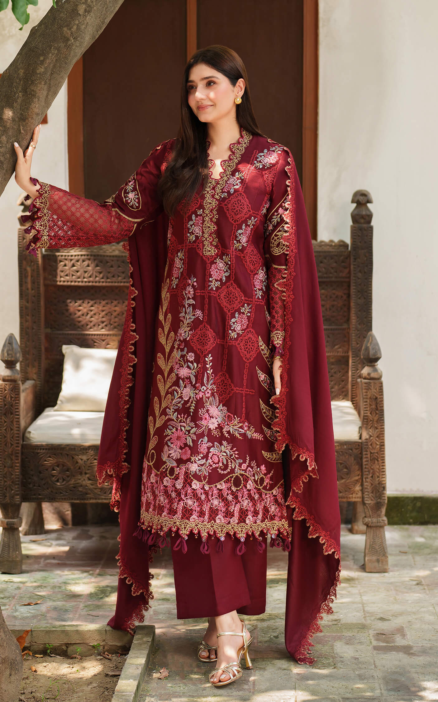 Asifa N Nabeel Mira LWC25-05 Embroidered Pashmina Luxe Winter Collection 2025