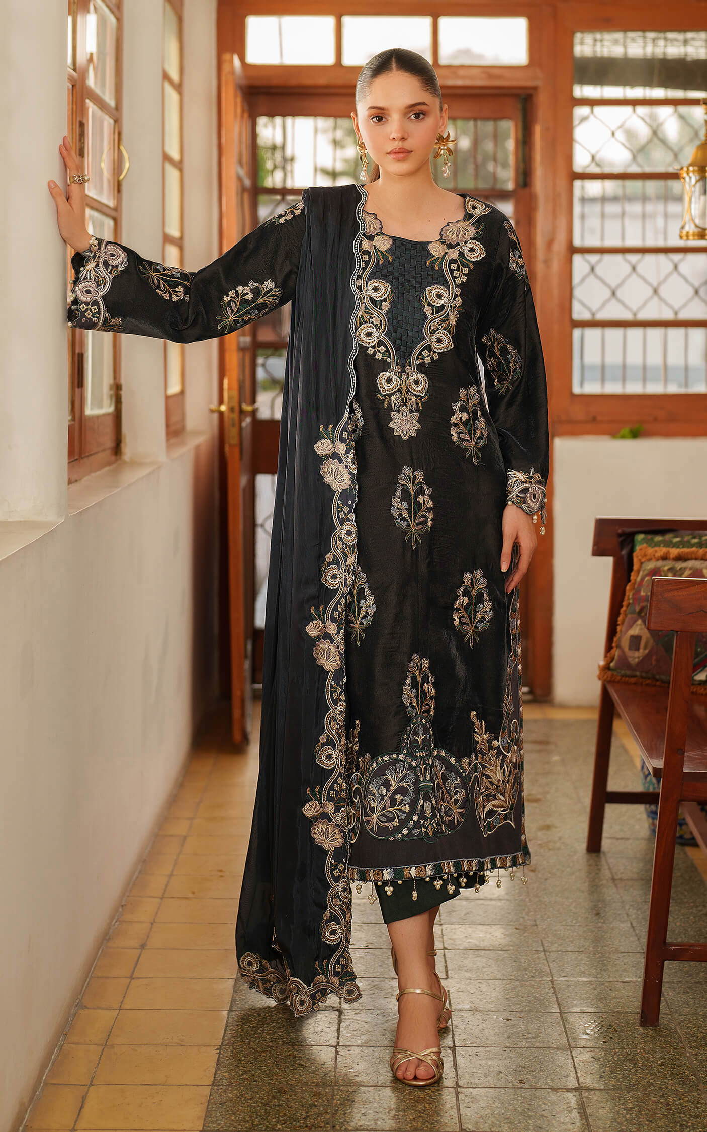 Asifa N Nabeel Opal LWC25-07 Embroidered Pashmina Luxe Winter Collection 2025 - Image 2