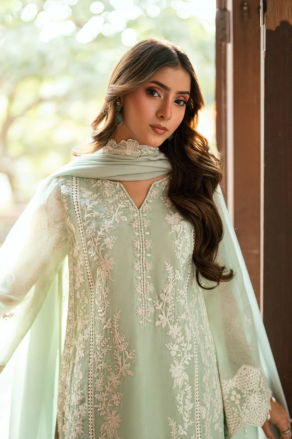 Azure Pearl Drop Vogue Pret 2026 - Image 2