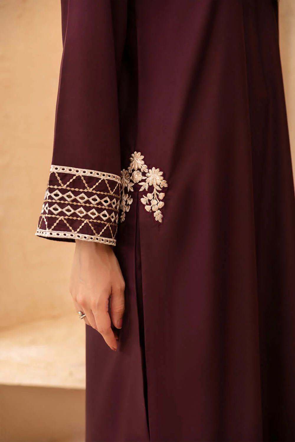 Azure Wine Merlot Chic Essentials 2025 - Image 2