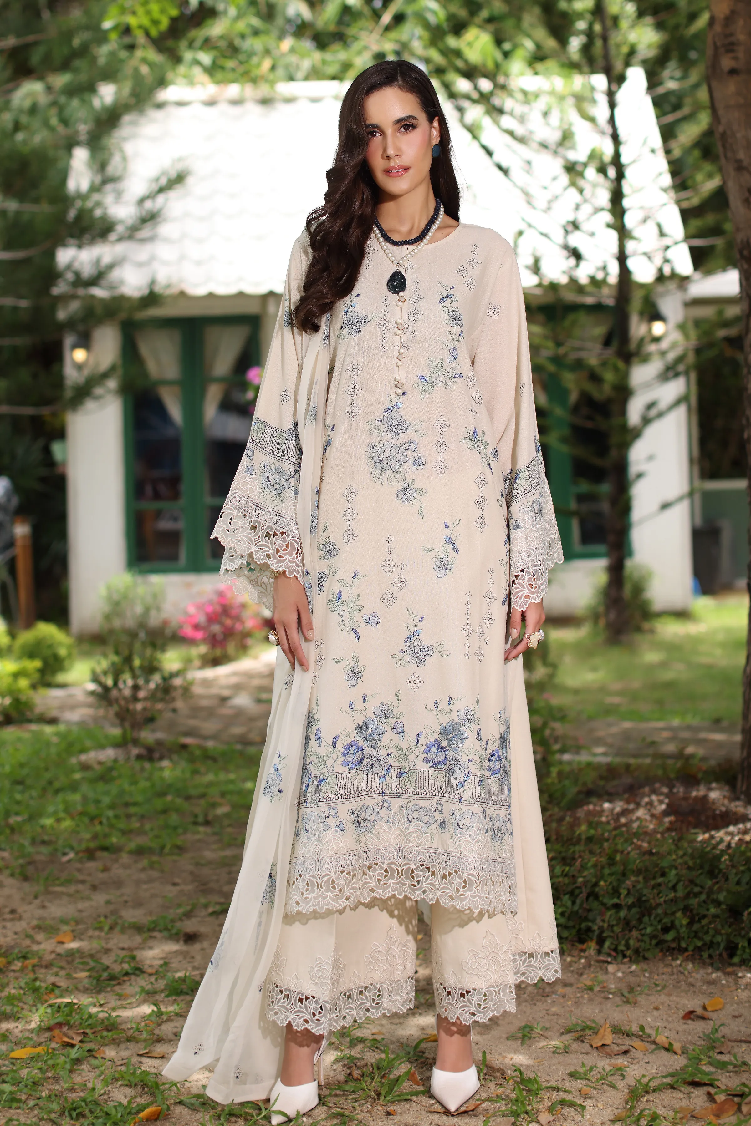 Bareeze Floral Fresco-01-Offwhite Winter Casual Collection 2025
