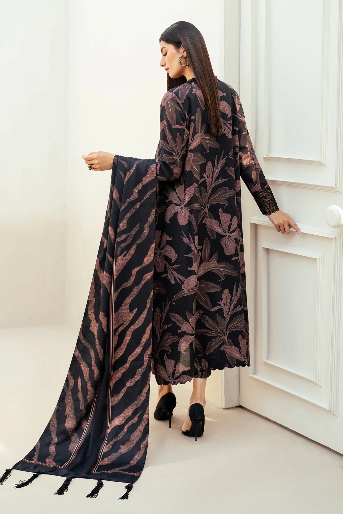 Baroque Digital Printed Khaddar SF-4008 Winter Collection 2024 - Image 2