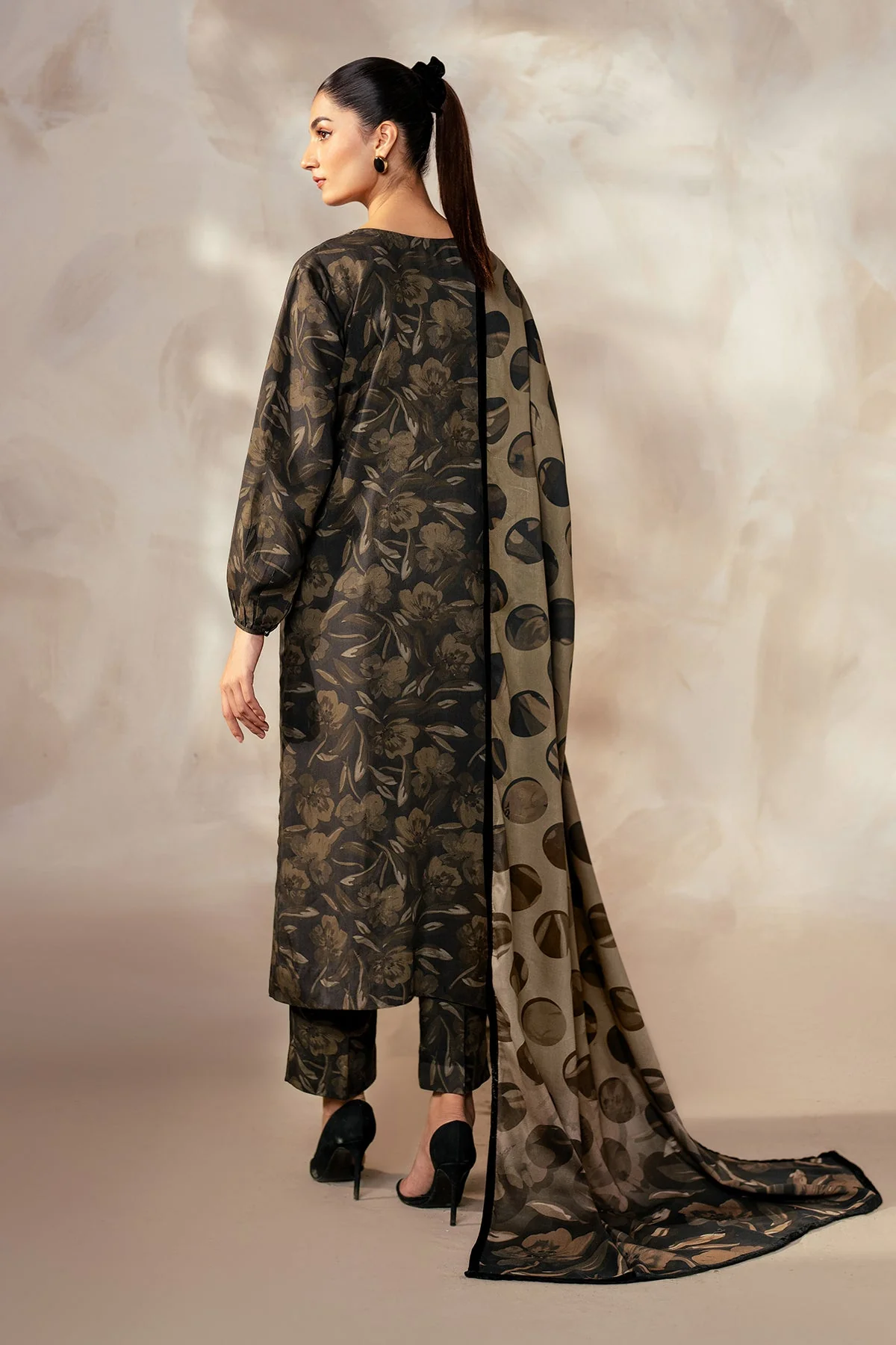 Baroque Embroidered Khaddar SF-4030 Winter Collection 2024 - Image 2