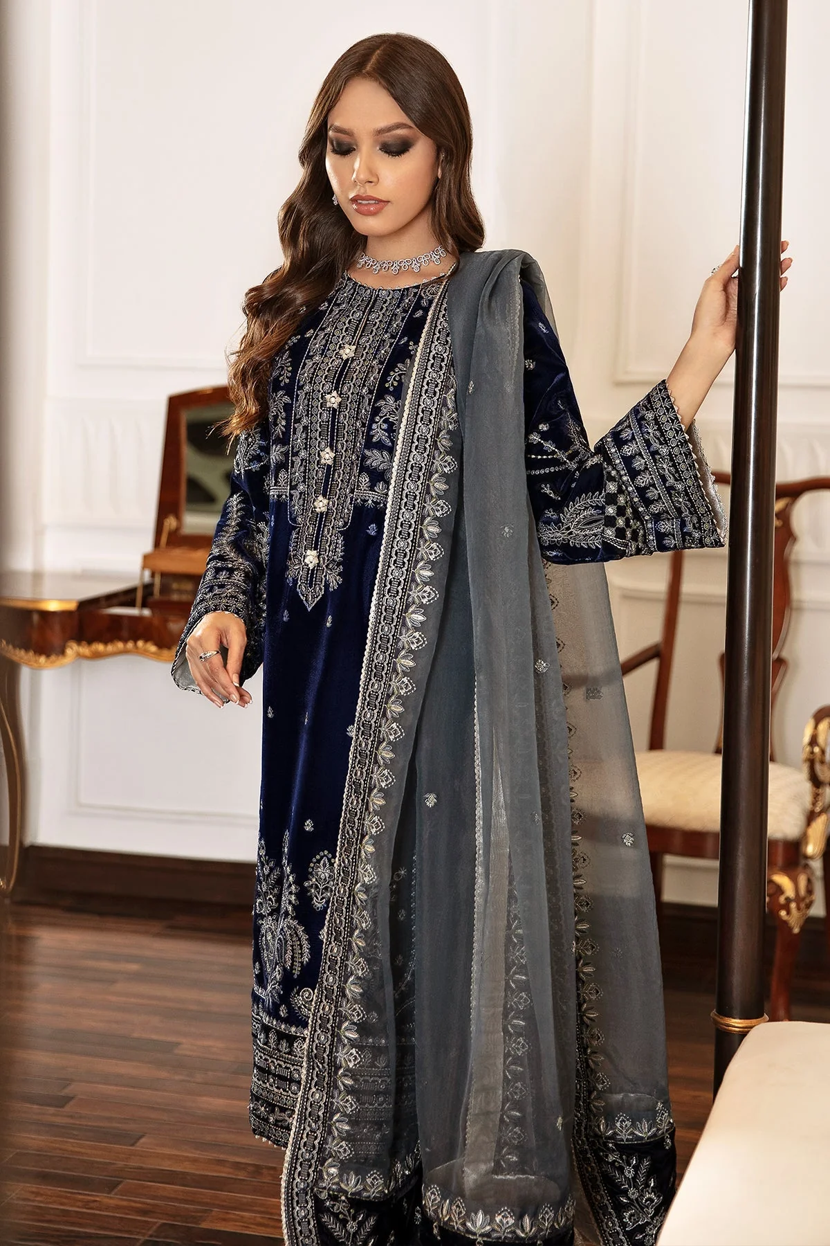 Baroque SF-41 Embroidered Velvet Prets 2024