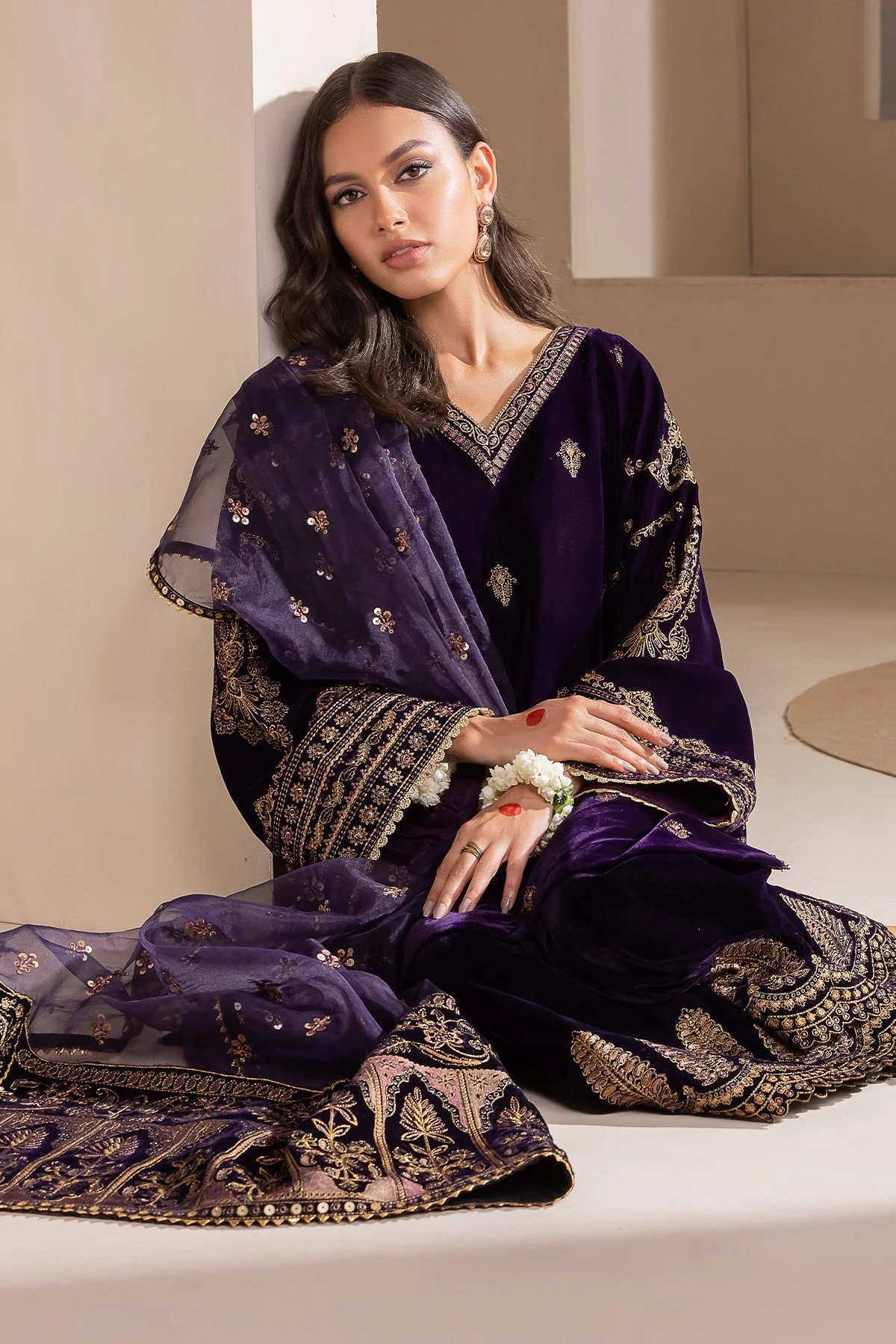 Baroque SF-420 Embroidered Velvet Prets 2024