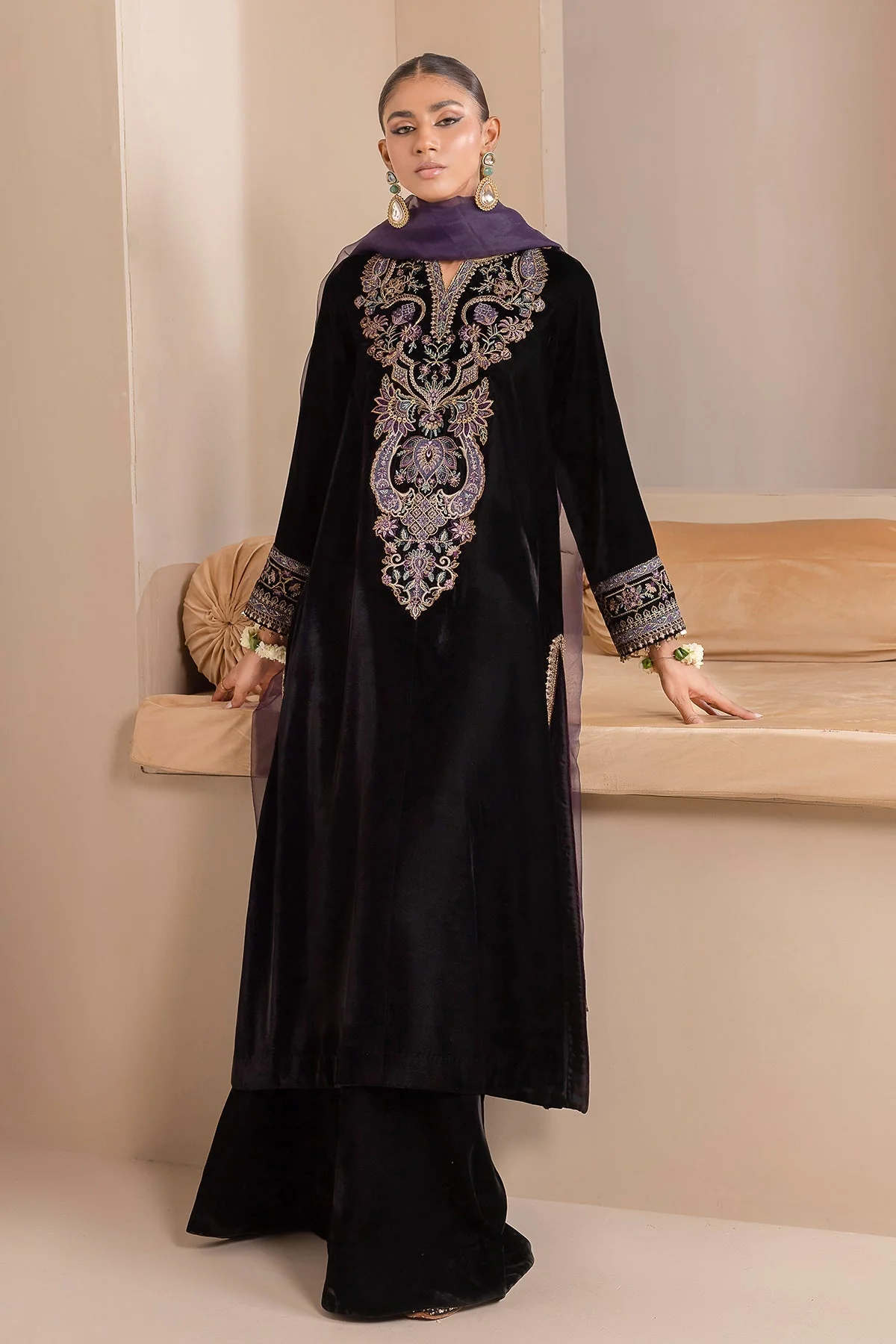 Baroque SF-426 Embroidered Velvet Prets 2024