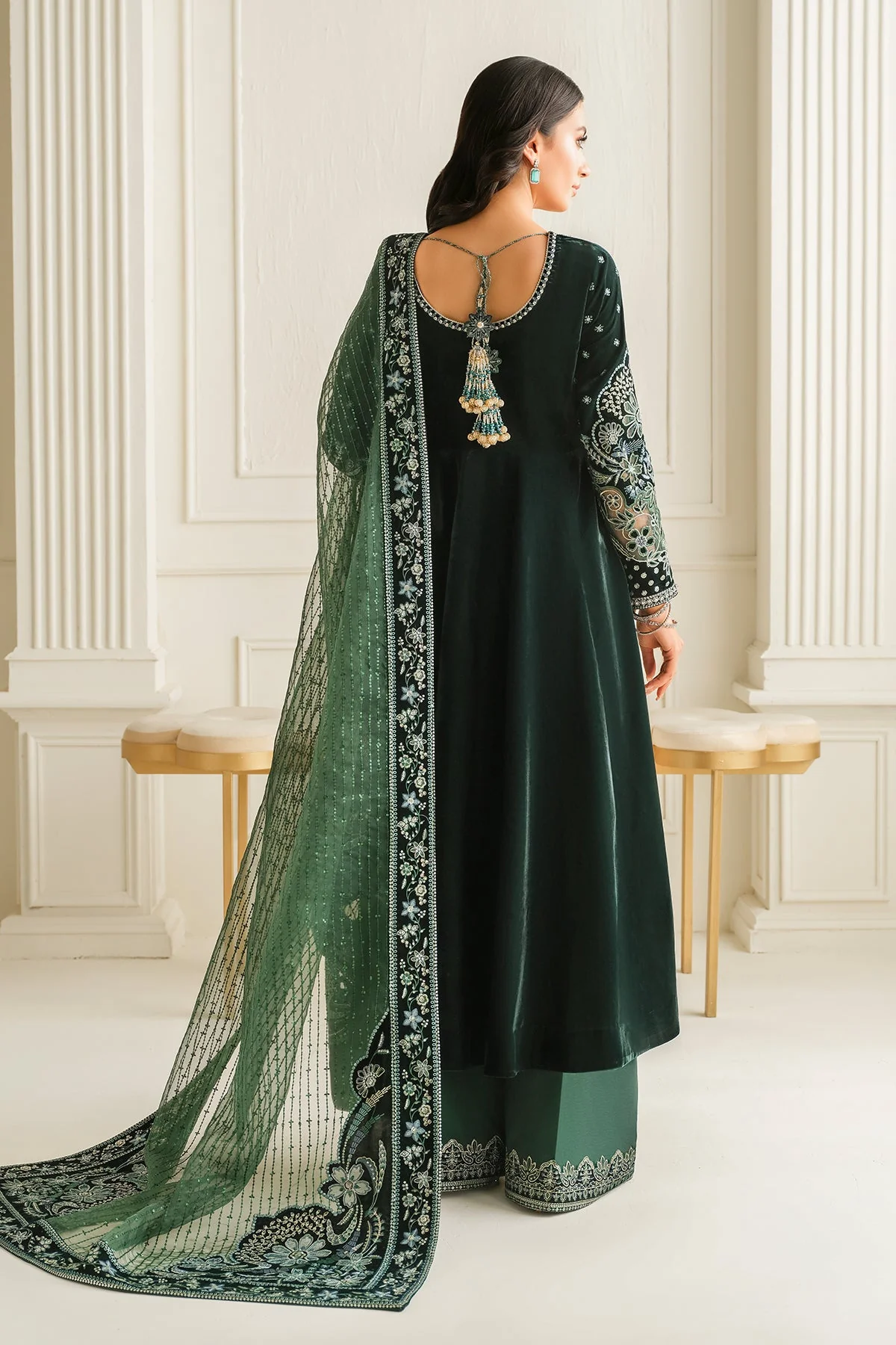 Baroque SF-742 Embroidered Velvet Prets 2024 - Image 2