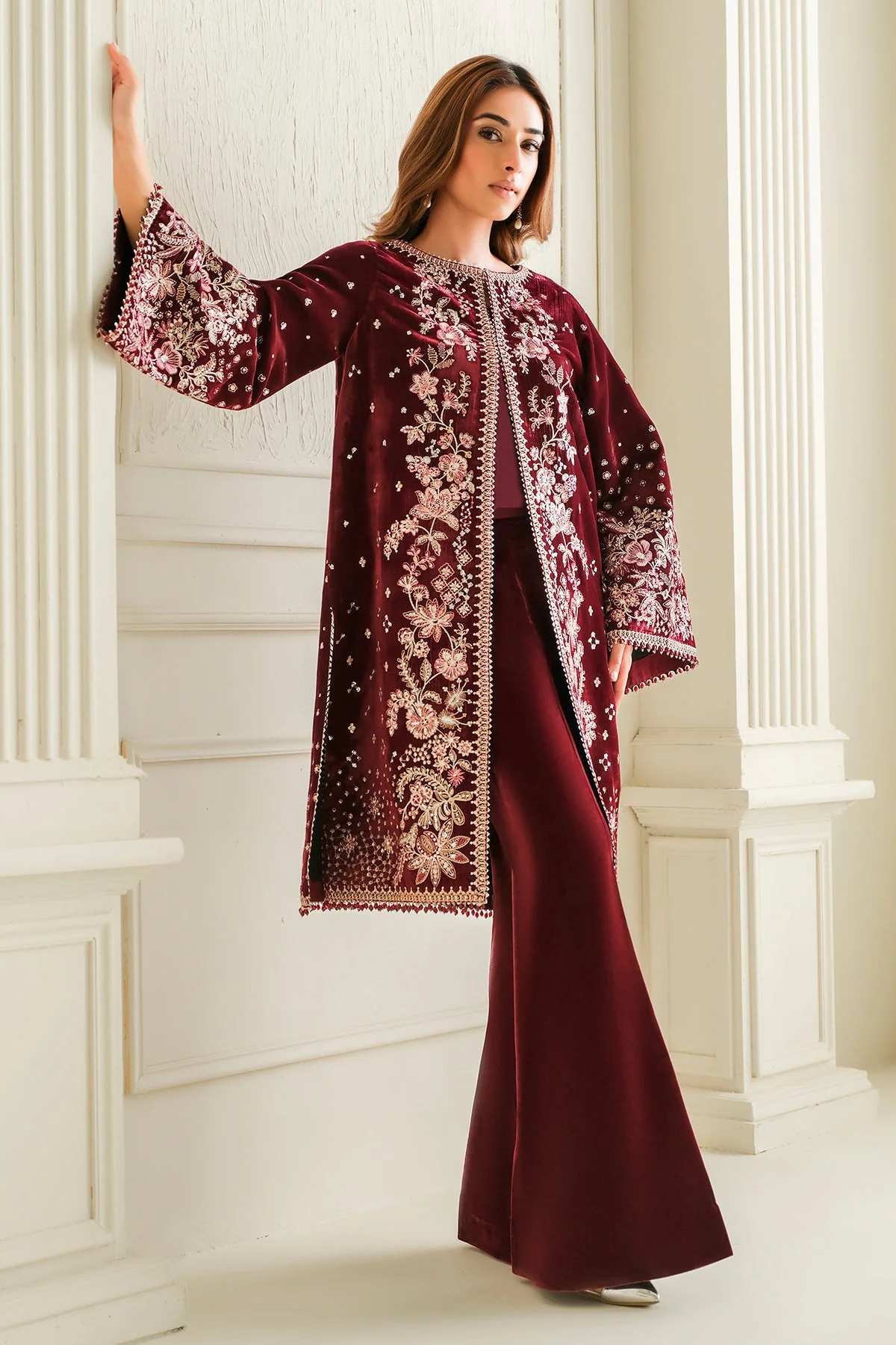 Baroque SF-743 Embroidered Velvet Prets 2024 - Image 2