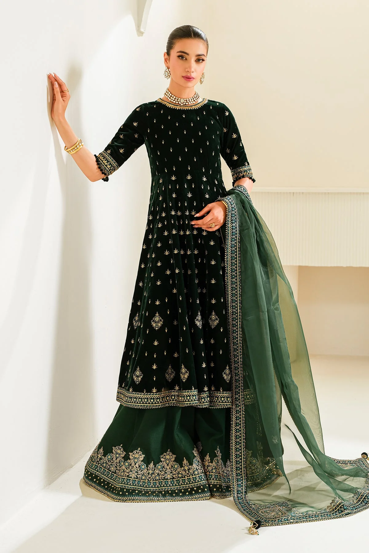 Baroque SF-745 Embroidered Velvet Prets 2024