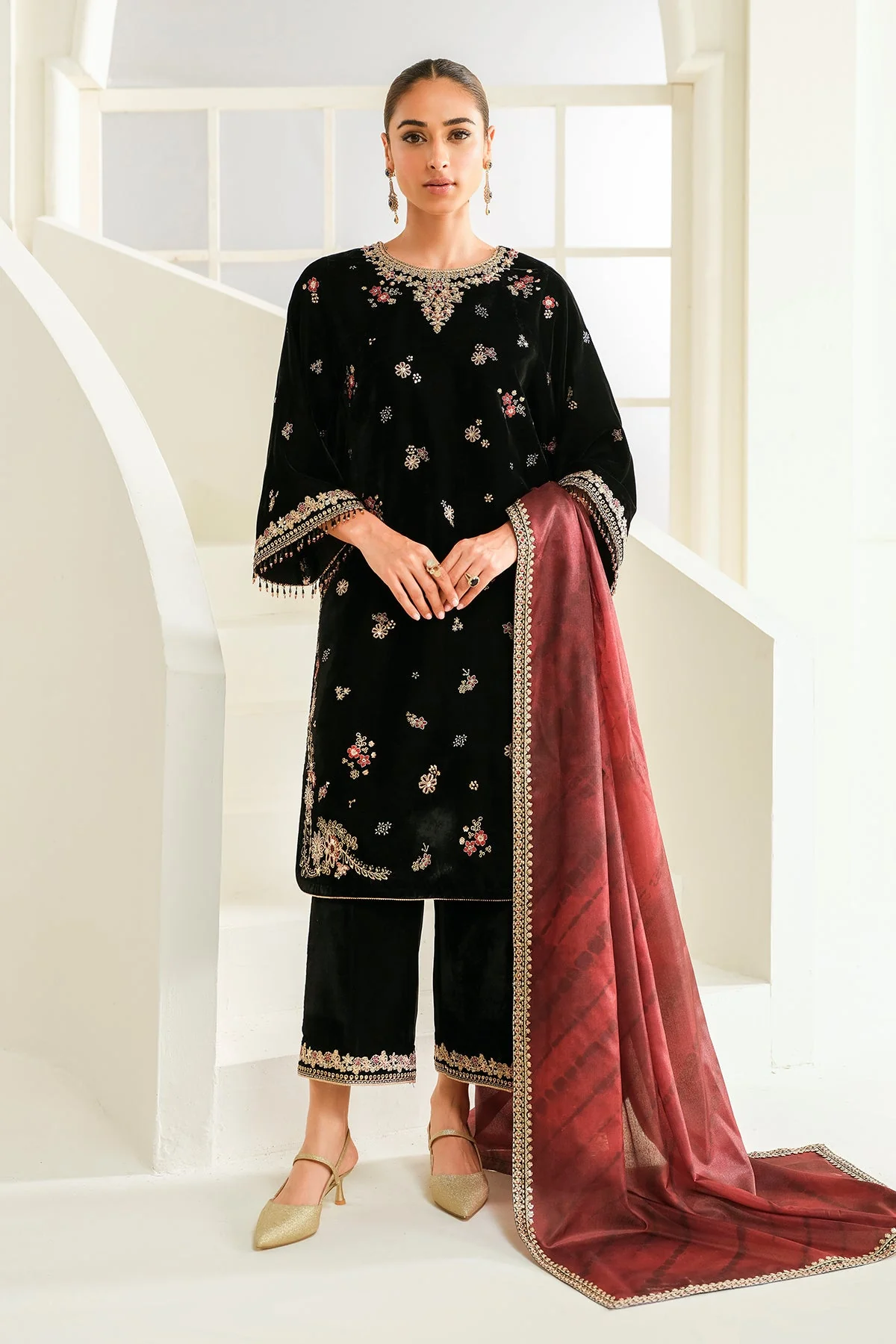 Baroque SF-746 Embroidered Velvet Prets 2024