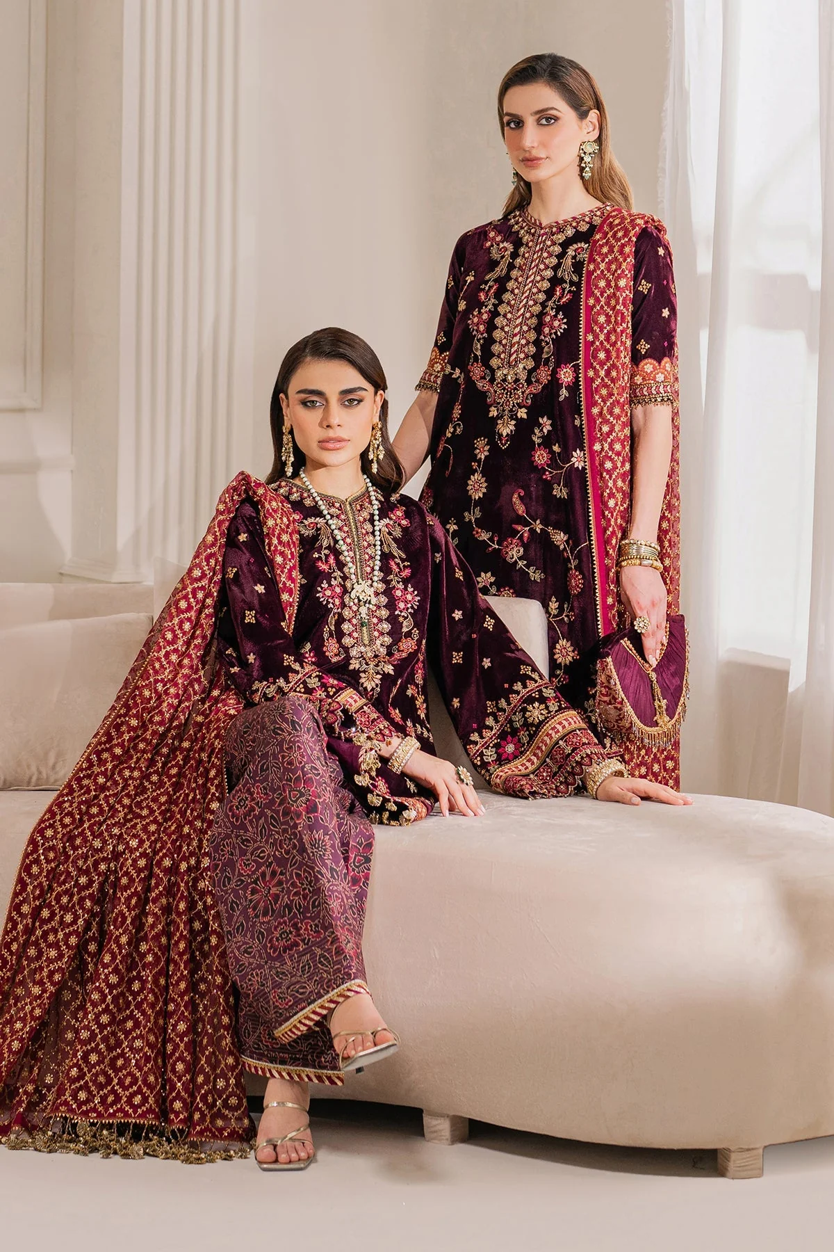 Baroque SF-752 Embroidered Velvet Prets 2024 - Image 2