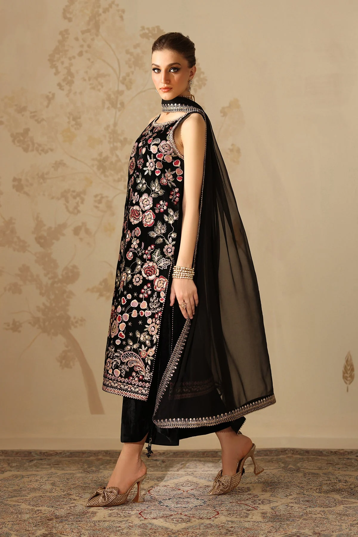 Baroque UF-4312 Embroidered Velvet Collection 2025