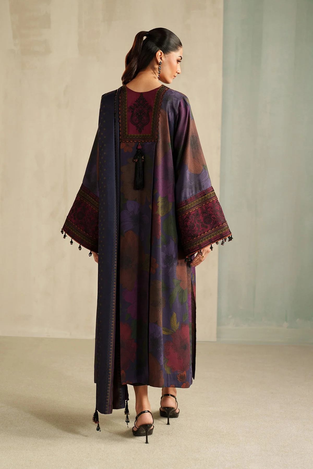 Baroque UF-4325 Khaddar Winter Collection 2025 - Image 2