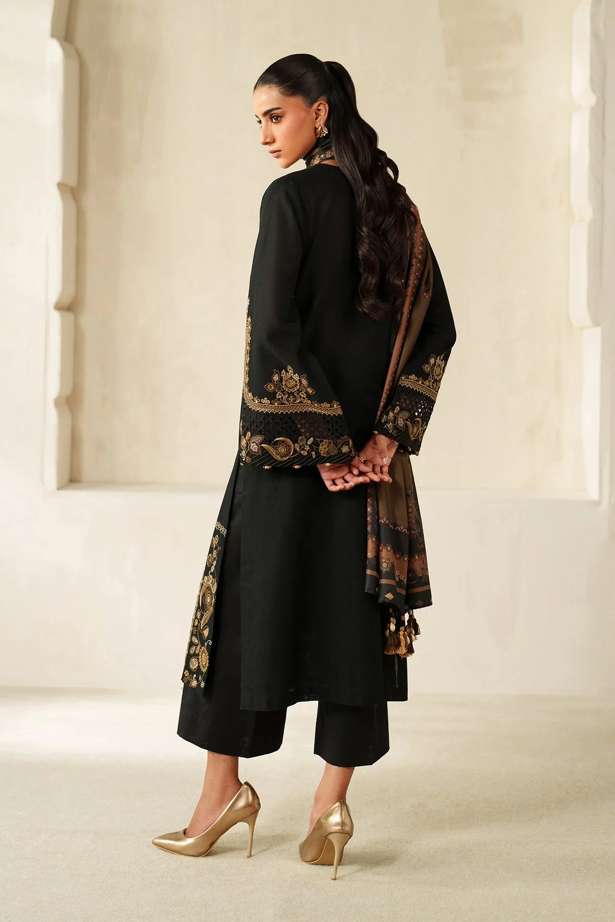 Baroque UF-4328 Khaddar Winter Collection 2025 - Image 2