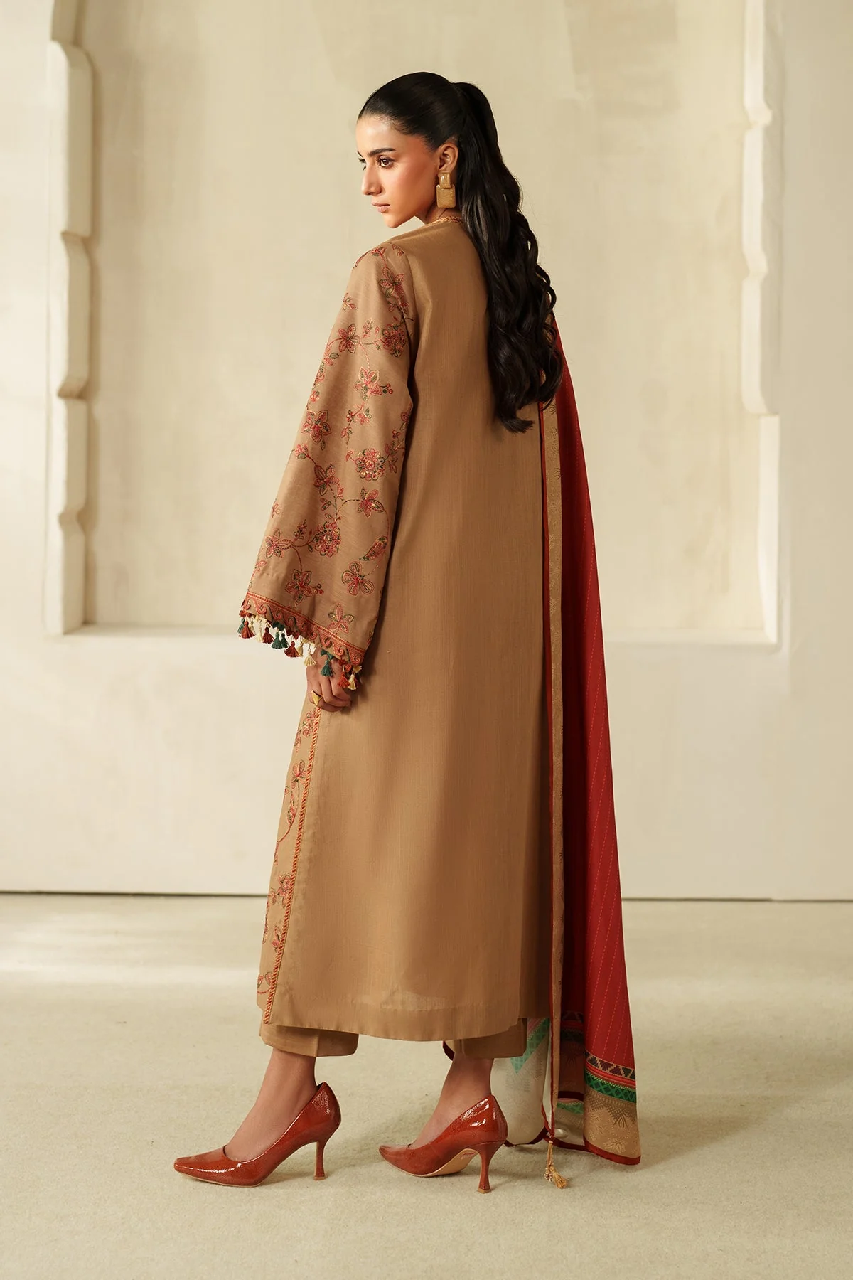 Baroque UF-4335 Khaddar Winter Collection 2025 - Image 2