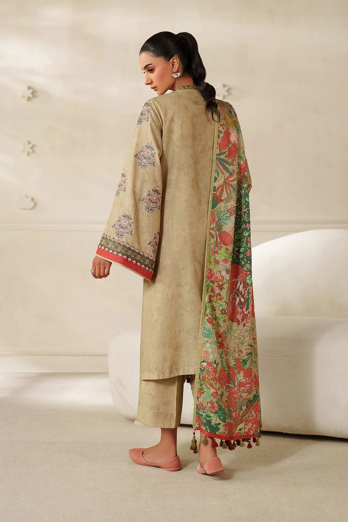 Baroque UF-4342 Khaddar Winter Collection 2025 - Image 2