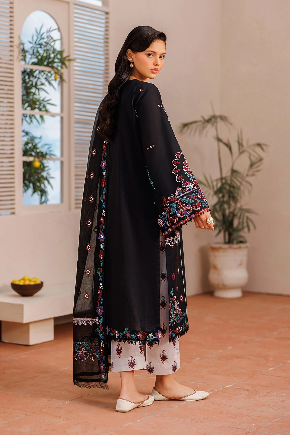 Baroque UF-4391 Summer Lawn Collection 2026 - Image 2
