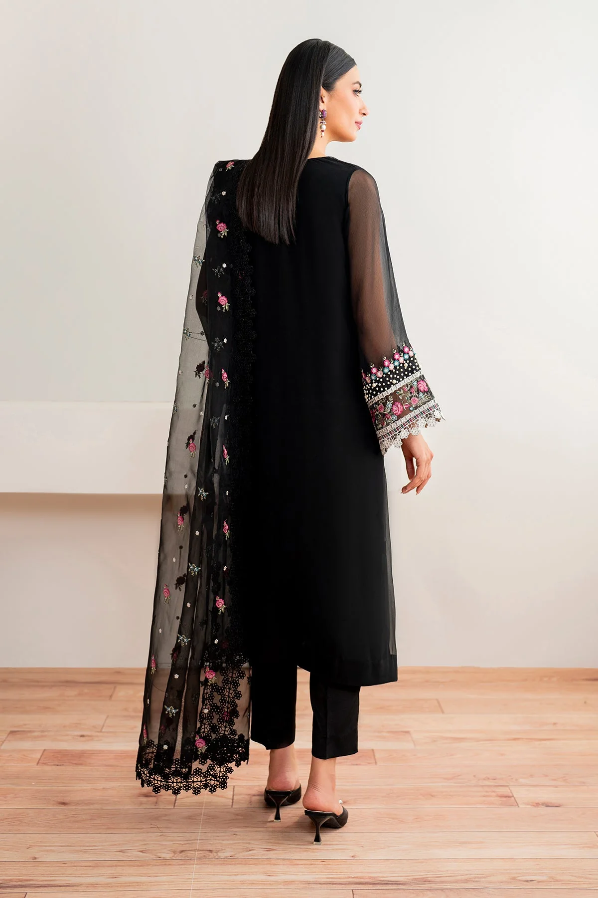 Baroque UF-682 Embroidered Formals 2025 - Image 2