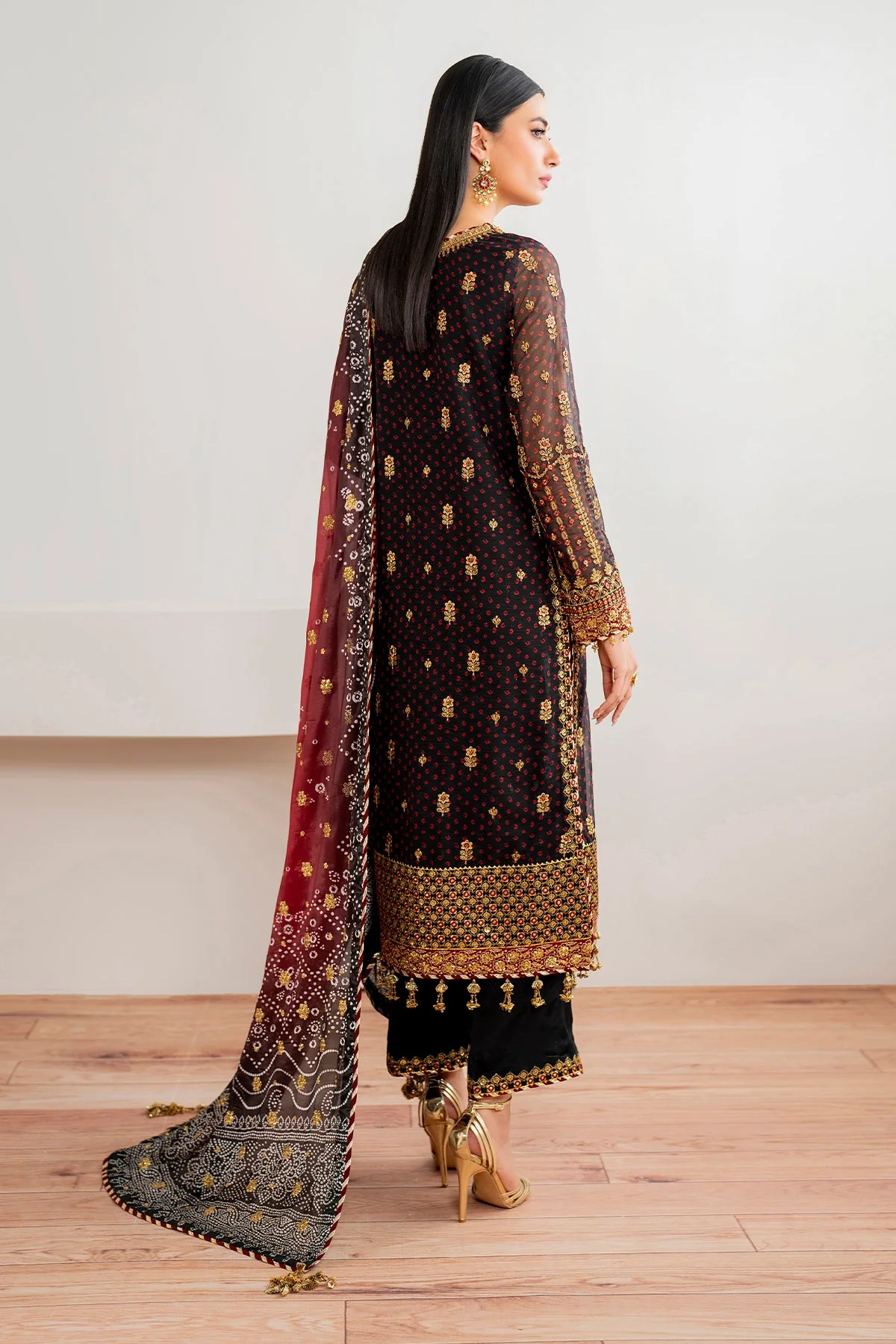 Baroque UF-683 Embroidered Formals 2025 - Image 2