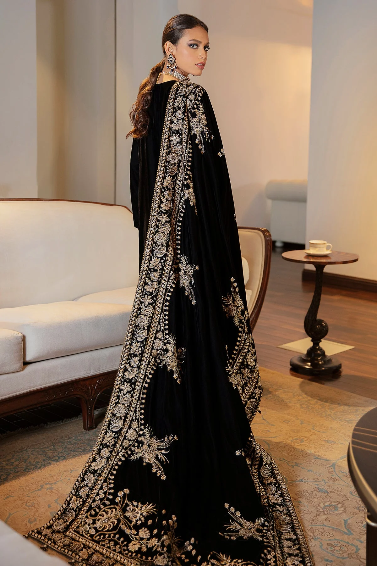Baroque VS-24 Velvet Shawl 2025 - Image 2
