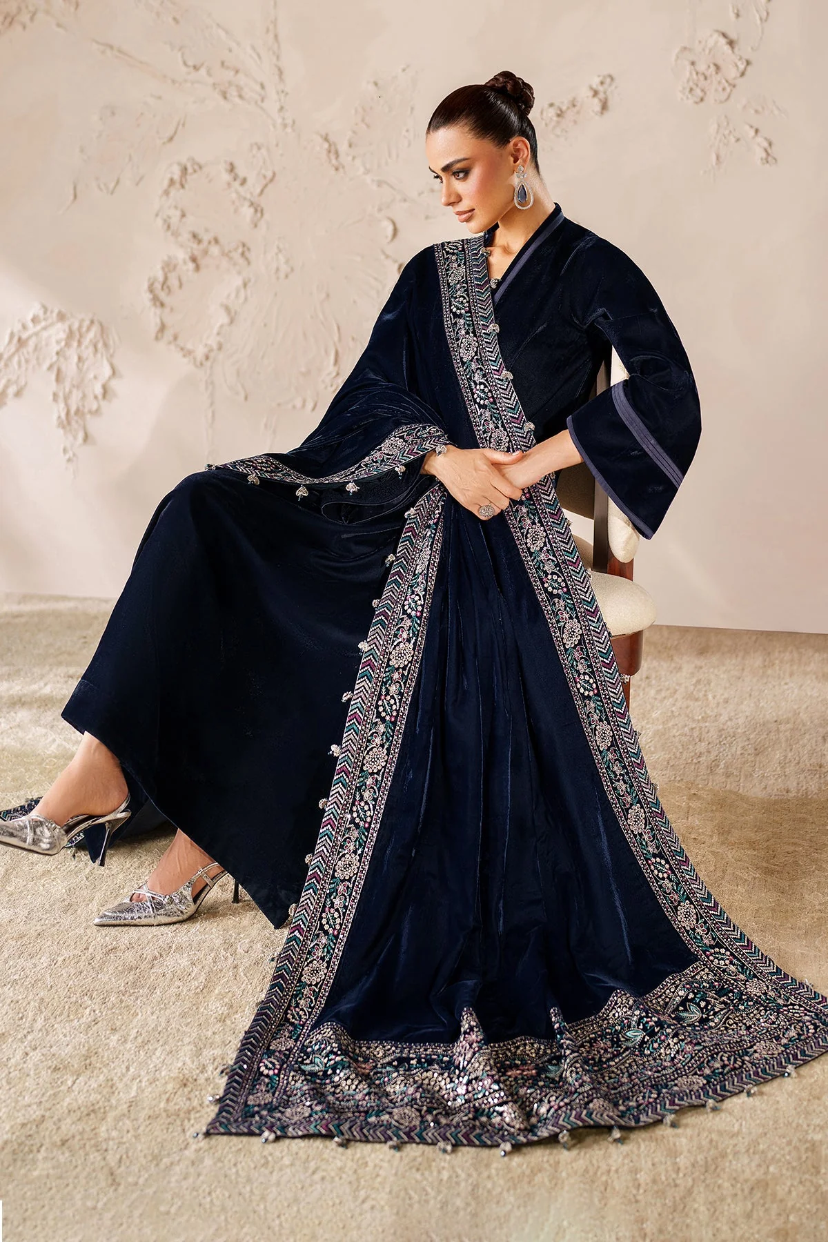 Baroque  VS-58 Velvet Shawl 2025 - Image 2