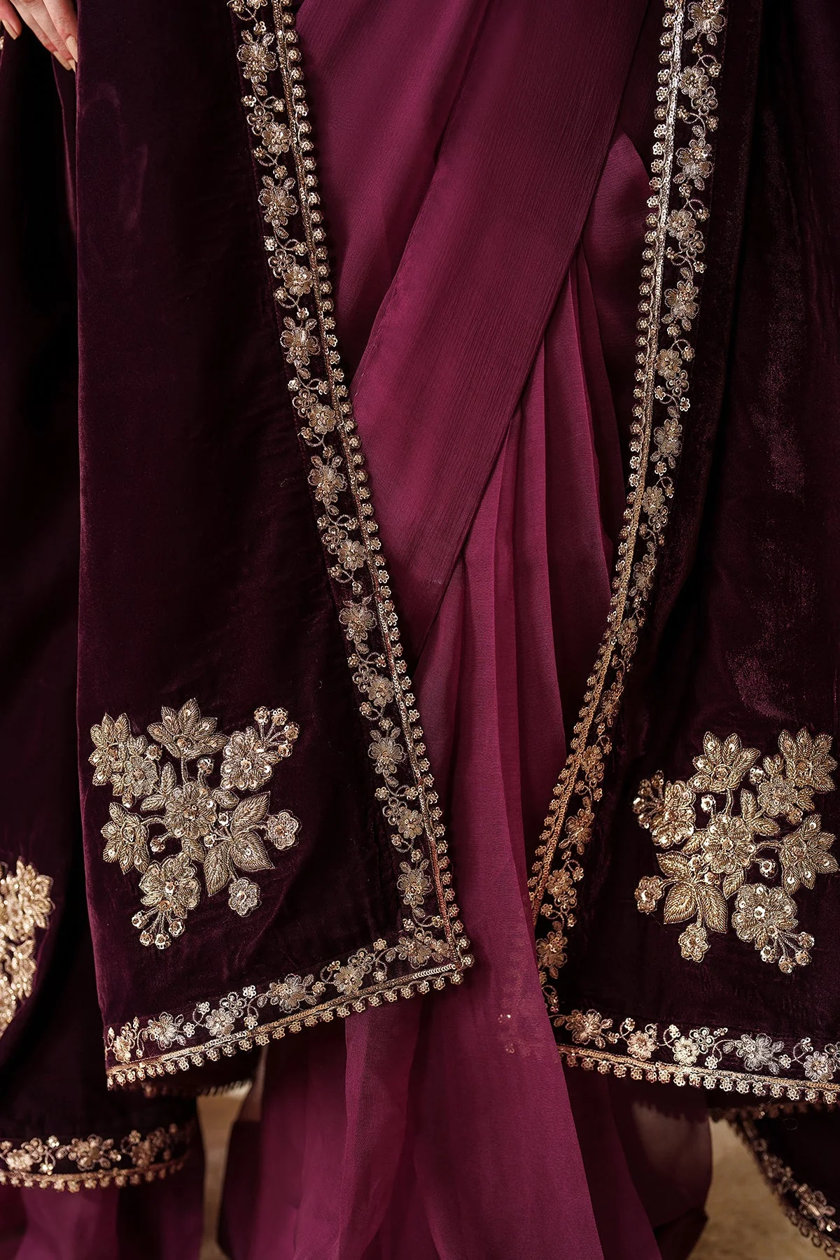 Baroque VS-60 Velvet Shawl 2025 - Image 2