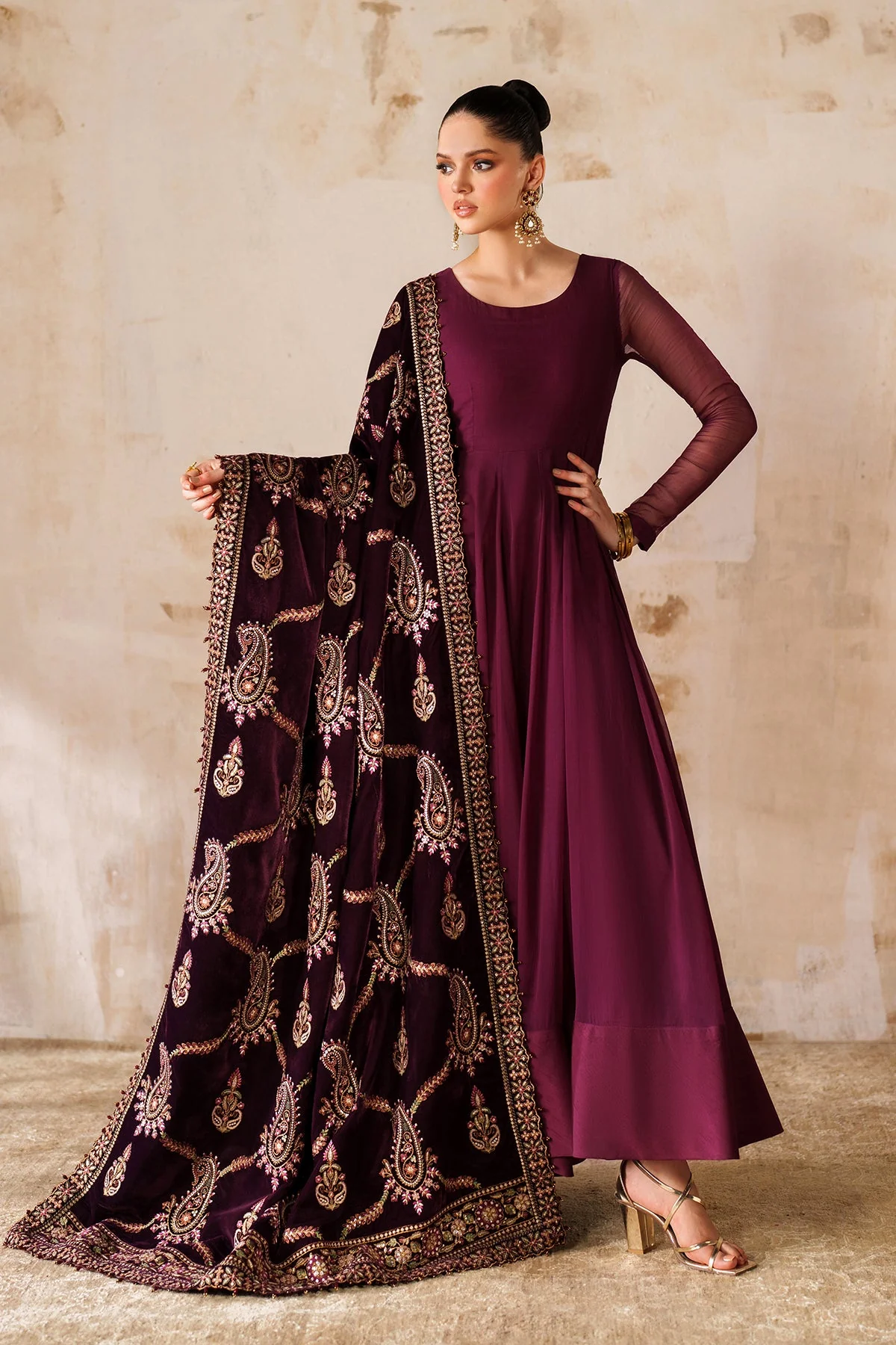 Baroque VS-62 Velvet Shawl 2025