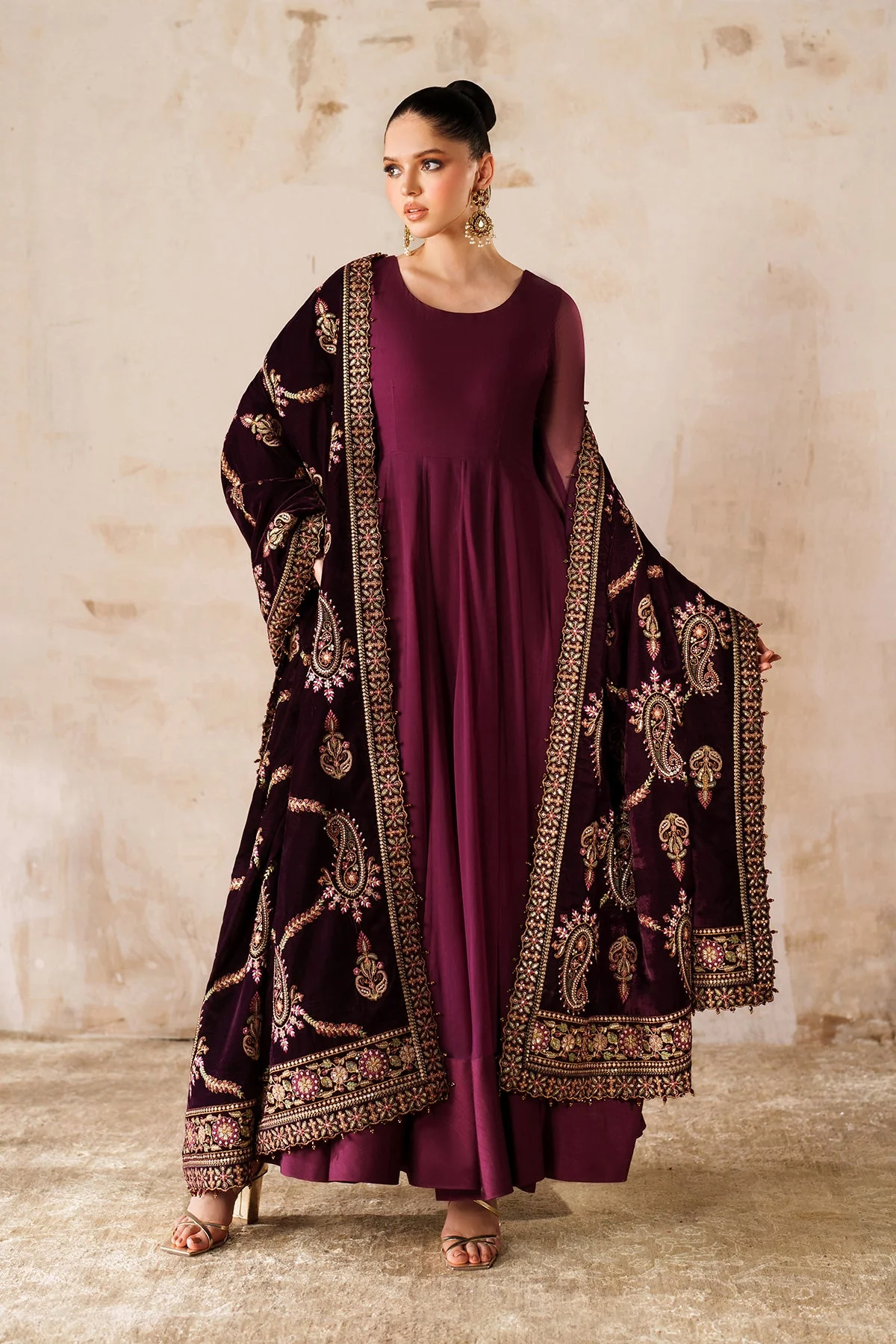 Baroque VS-62 Velvet Shawl 2025 - Image 2