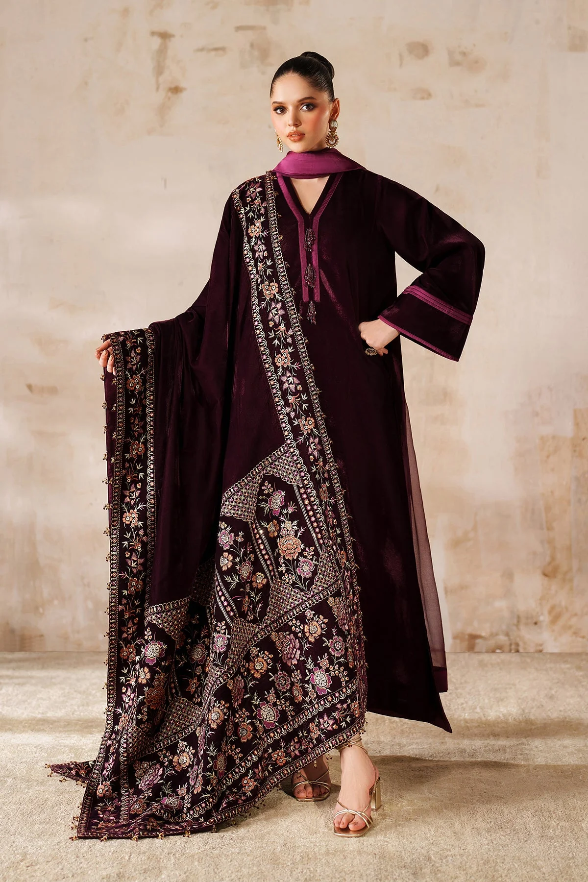 Baroque VS-64 Velvet Shawl 2025