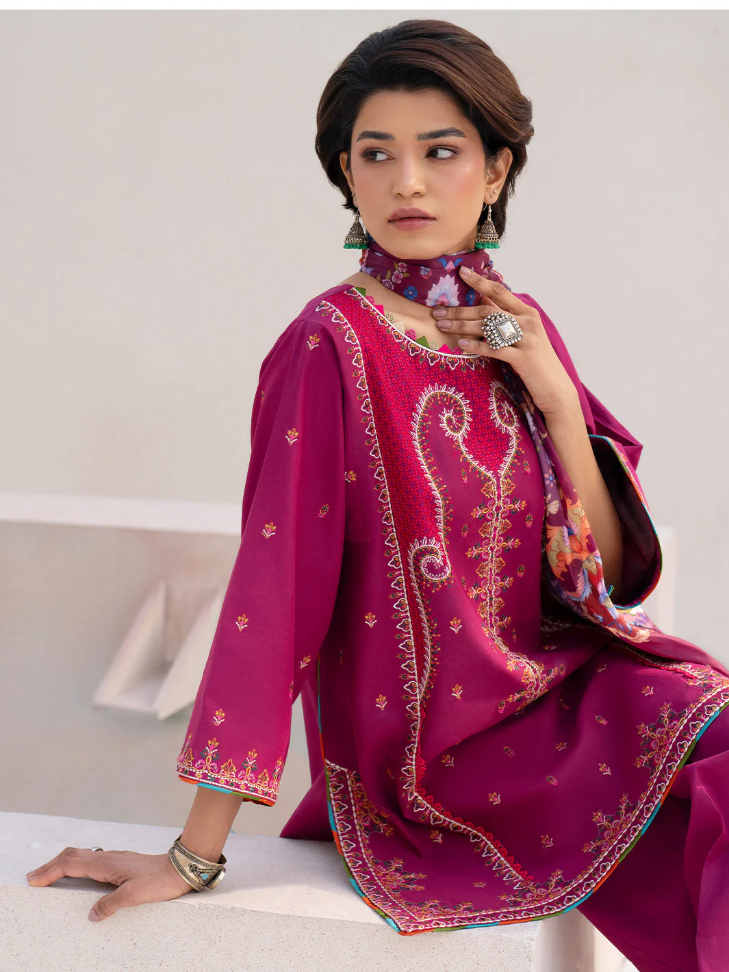 Binilyas 82 - A Aaina Summer Edit 2025 - Image 2