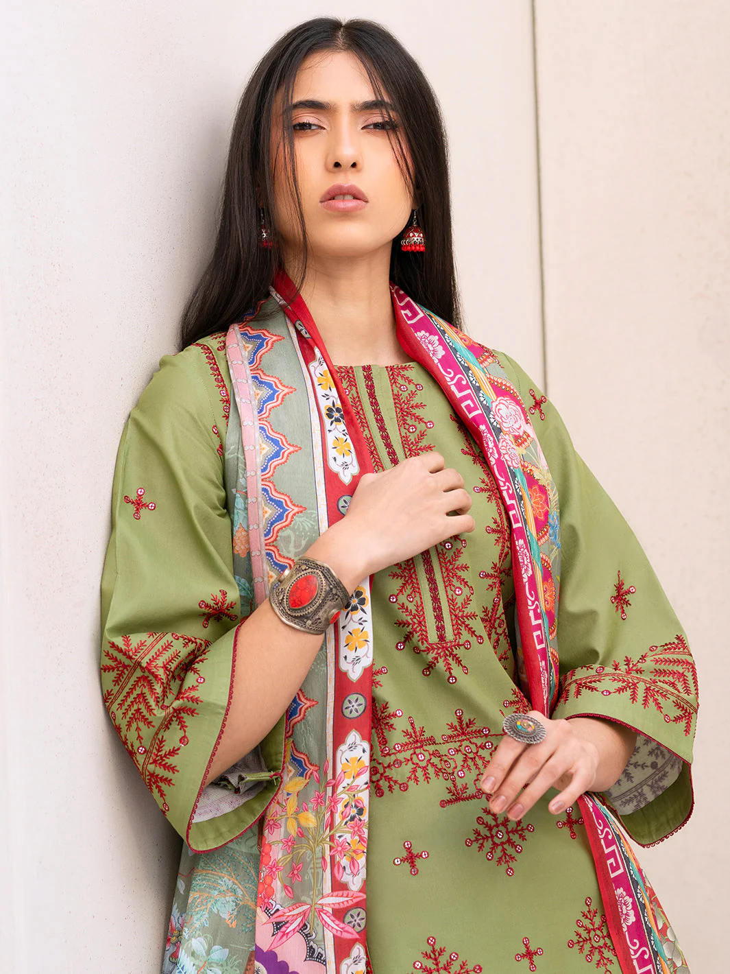 Binilyas 83 - A Aaina Summer Edit 2025 - Image 2