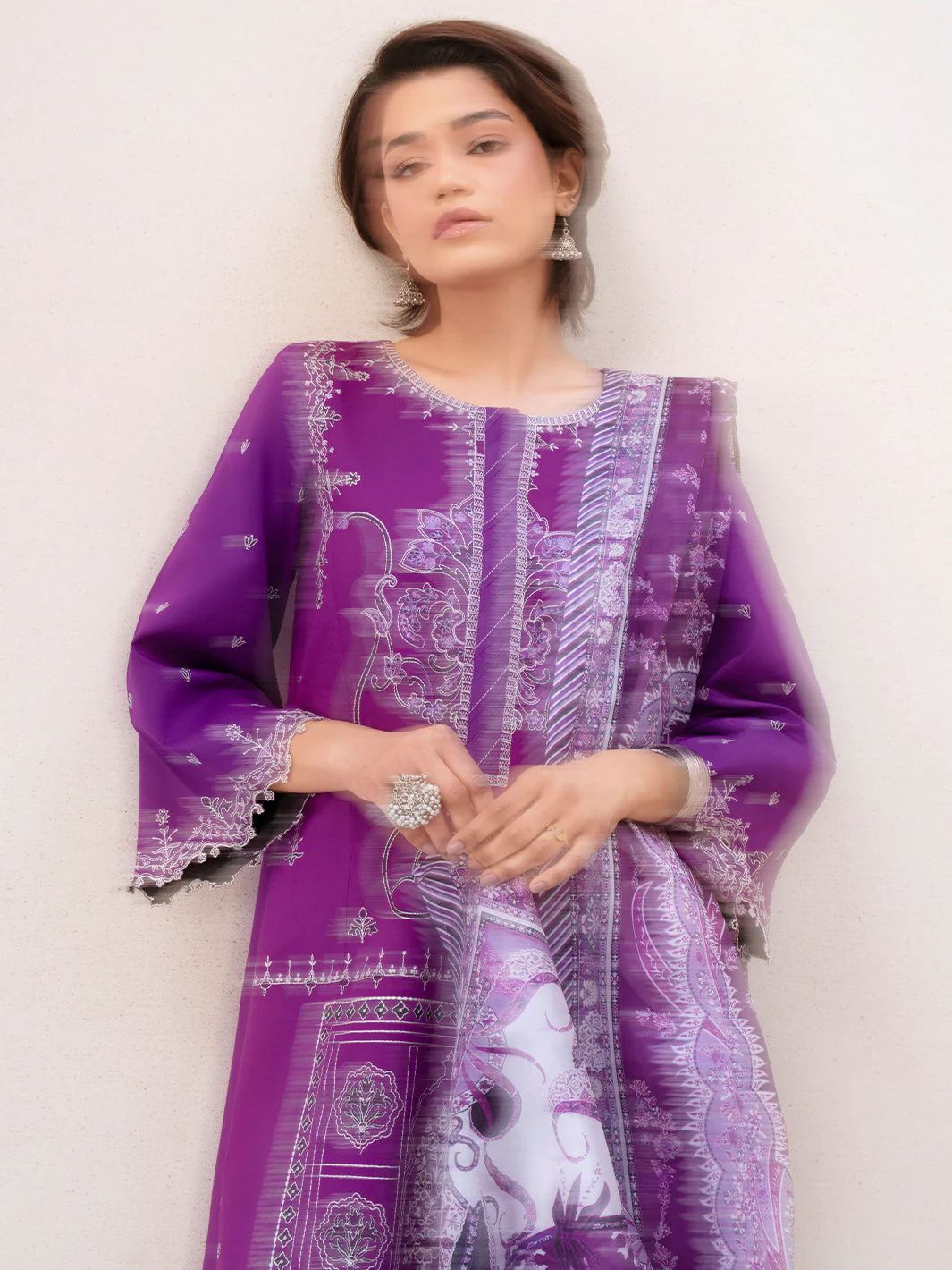 Binilyas 85 - A Aaina Summer Edit 2025 - Image 2