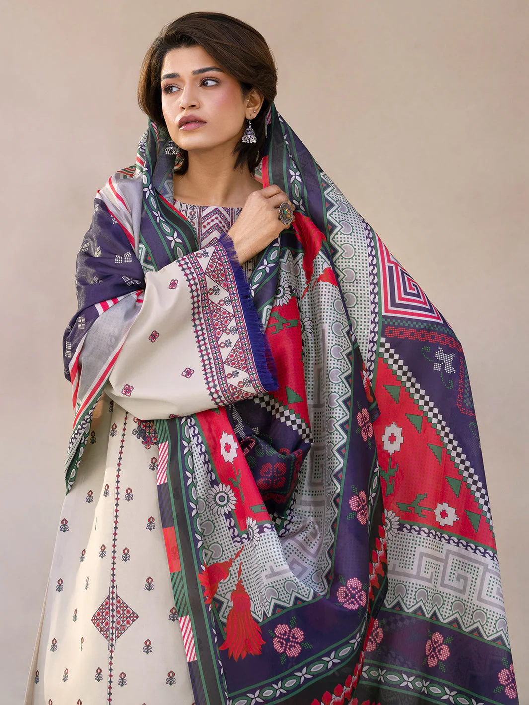 Binilyas 86 - A Aaina Summer Edit 2025 - Image 2