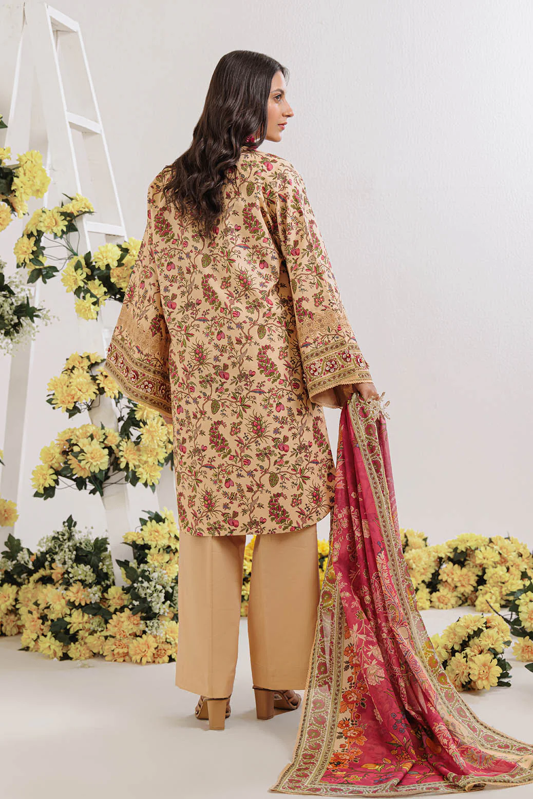 Bonanza Satrangi Bold Bloom - 3 PC (WUS25P3120) Summer Collection 2025 - Image 2
