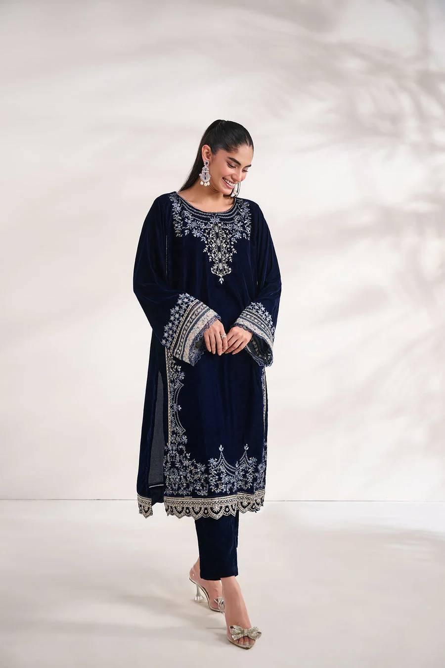 Dhanak FW24DA-1891 Navy Blue Velvet Drop I 2024 - Image 2
