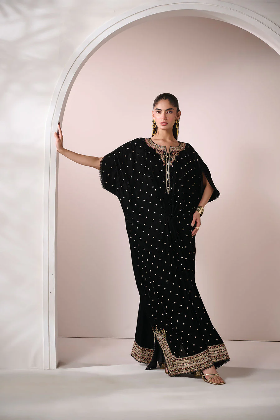 Dhanak FW24DA-1897 Black Velvet Prets 2024 - Image 2