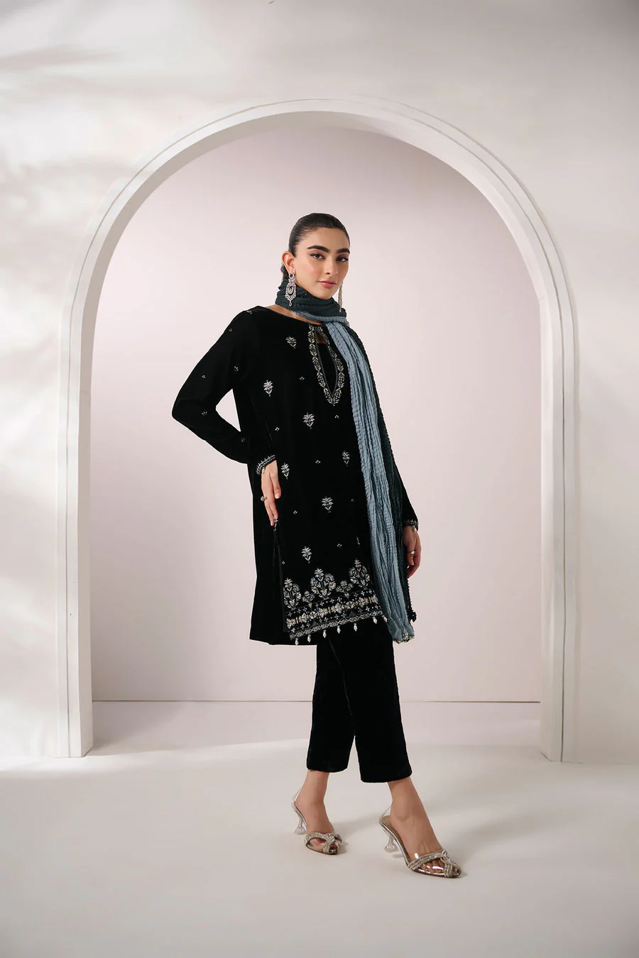 Dhanak FW24DA-2605 Black Velvet Drop I 2024 - Image 2