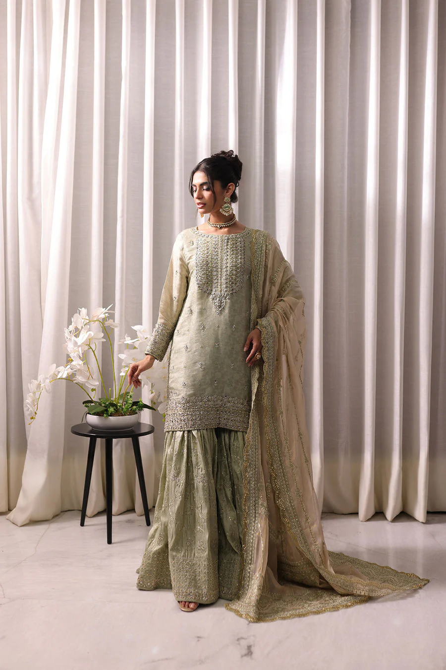 Dhanak Reyna:  SS24HF-3011 L-GREEN  Couture 2026