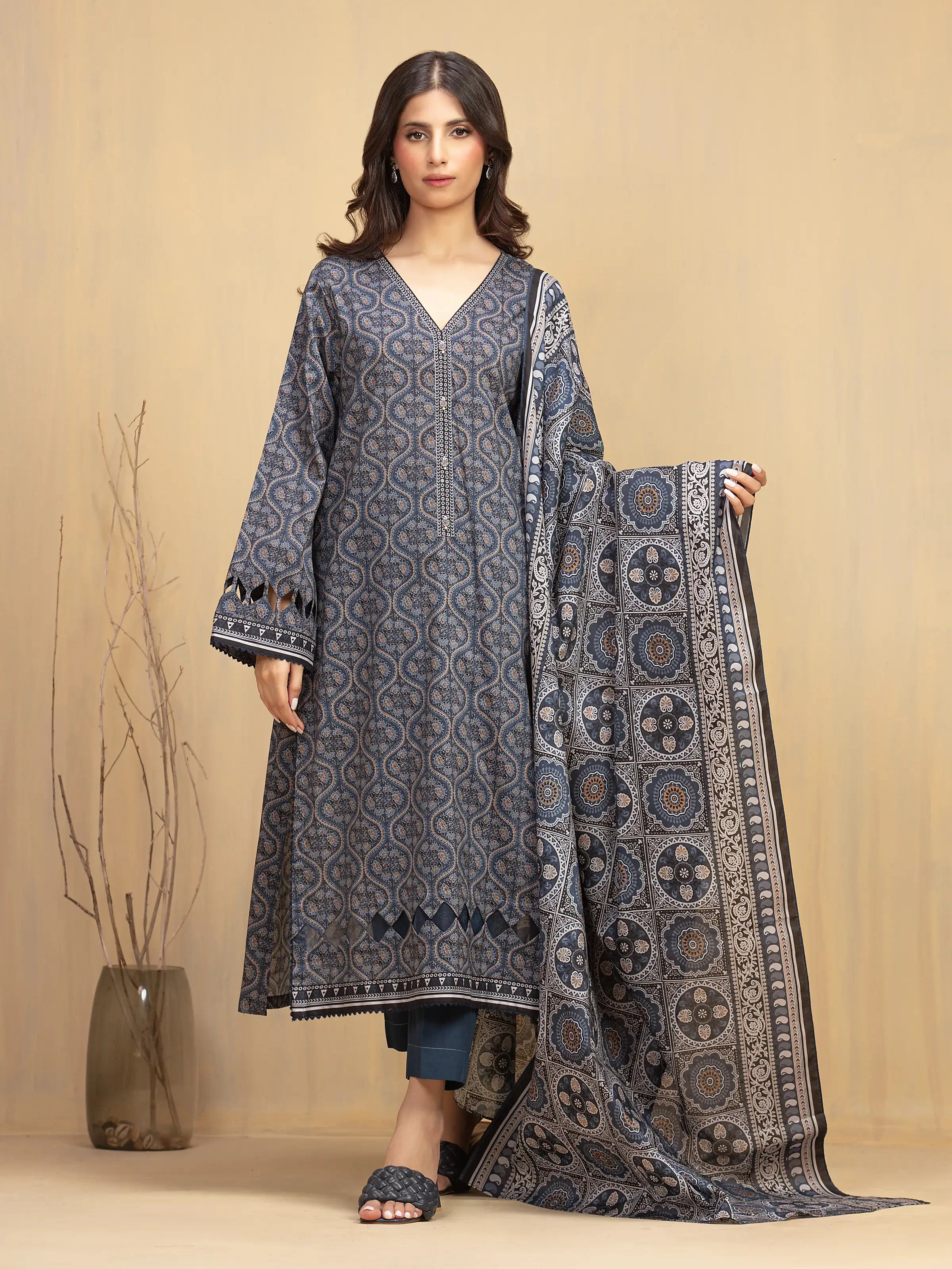 Edenrobe  EWU5A3-36009-3P Winter Collection 2025