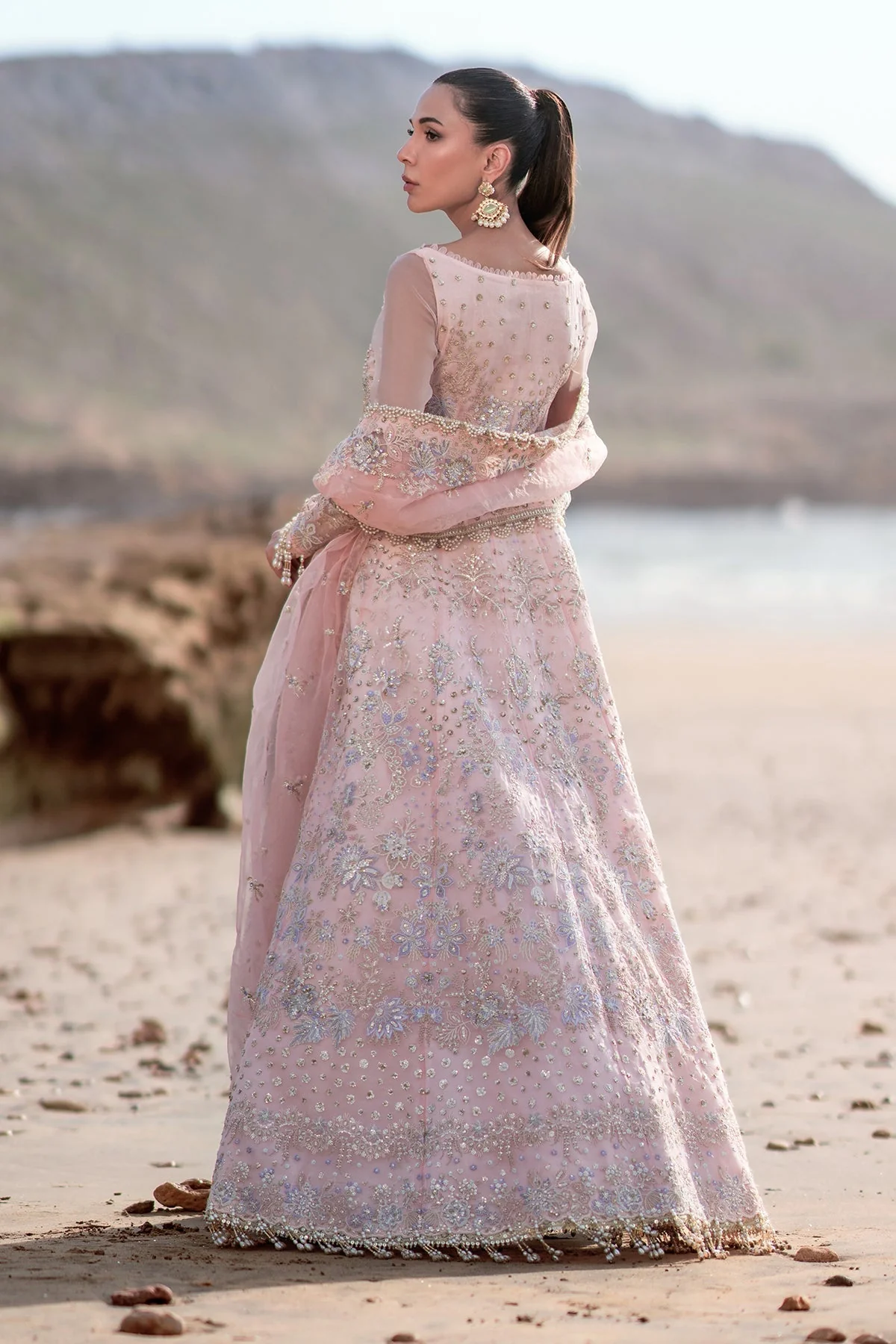 Emaan Adeel Amour Reveuse Wedding Formals 2024 - Image 2