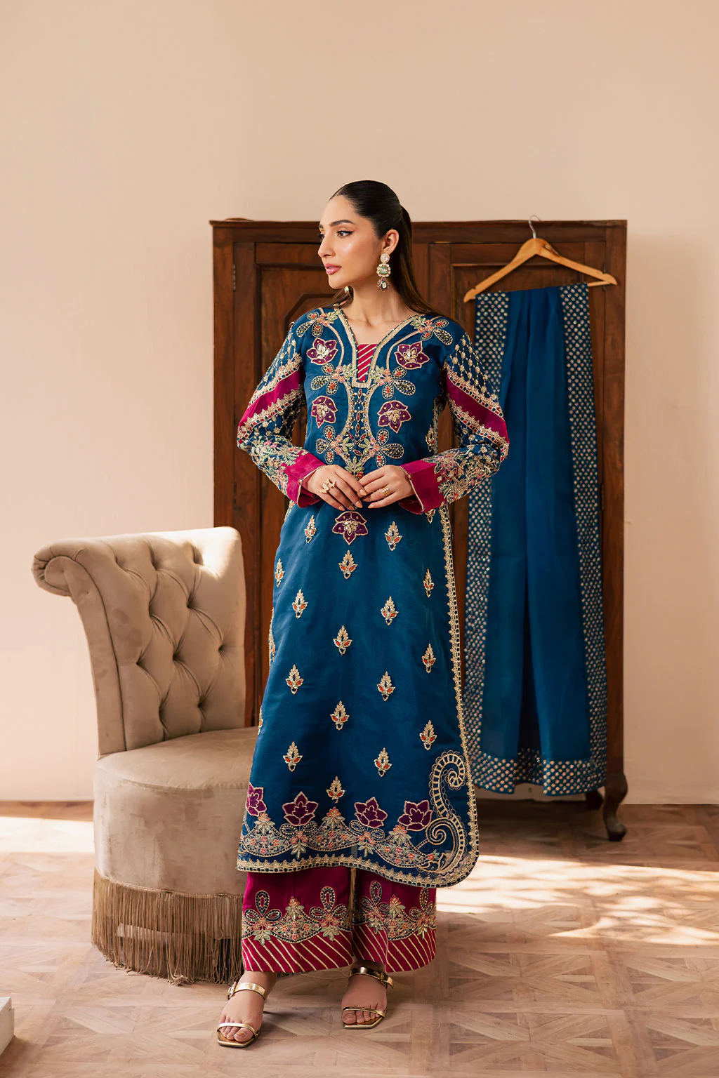 Emaan Adeel Avoir Suave Luxury Formals 2025 - Image 2
