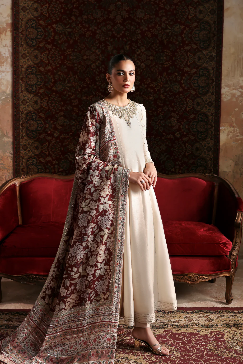 Emaan Adeel Laleh Afsana-E-Silk 2025 - Image 2