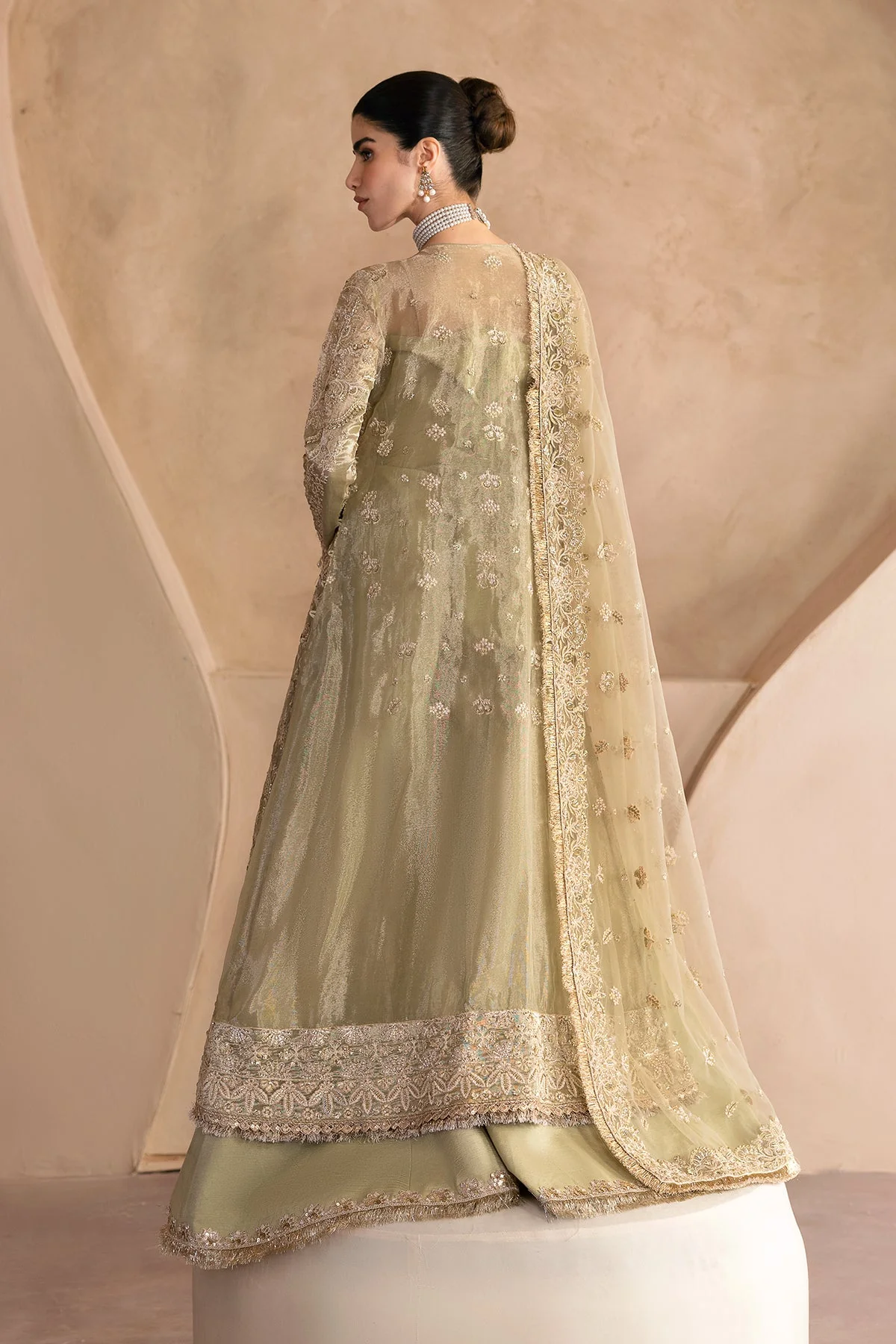 Emaan Adeel Lustre Clay & Couture 2024 - Image 2