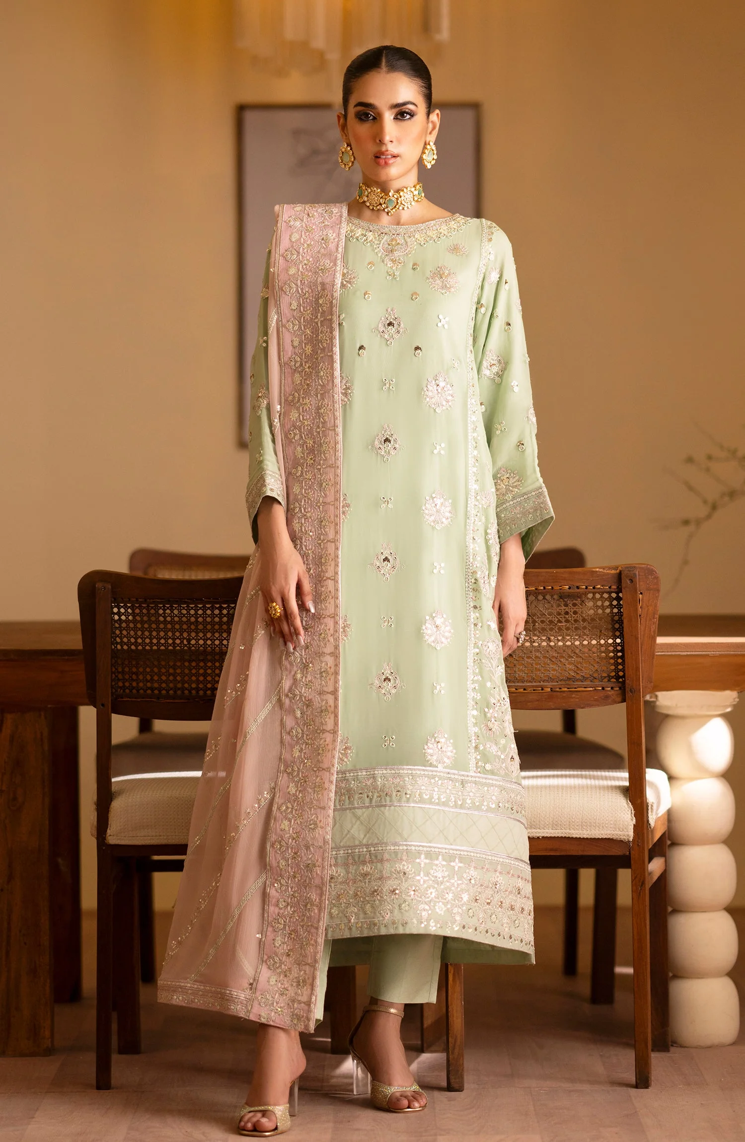 Emaan Adeel Najmeh Romansiyyah Luxury Formals 2024