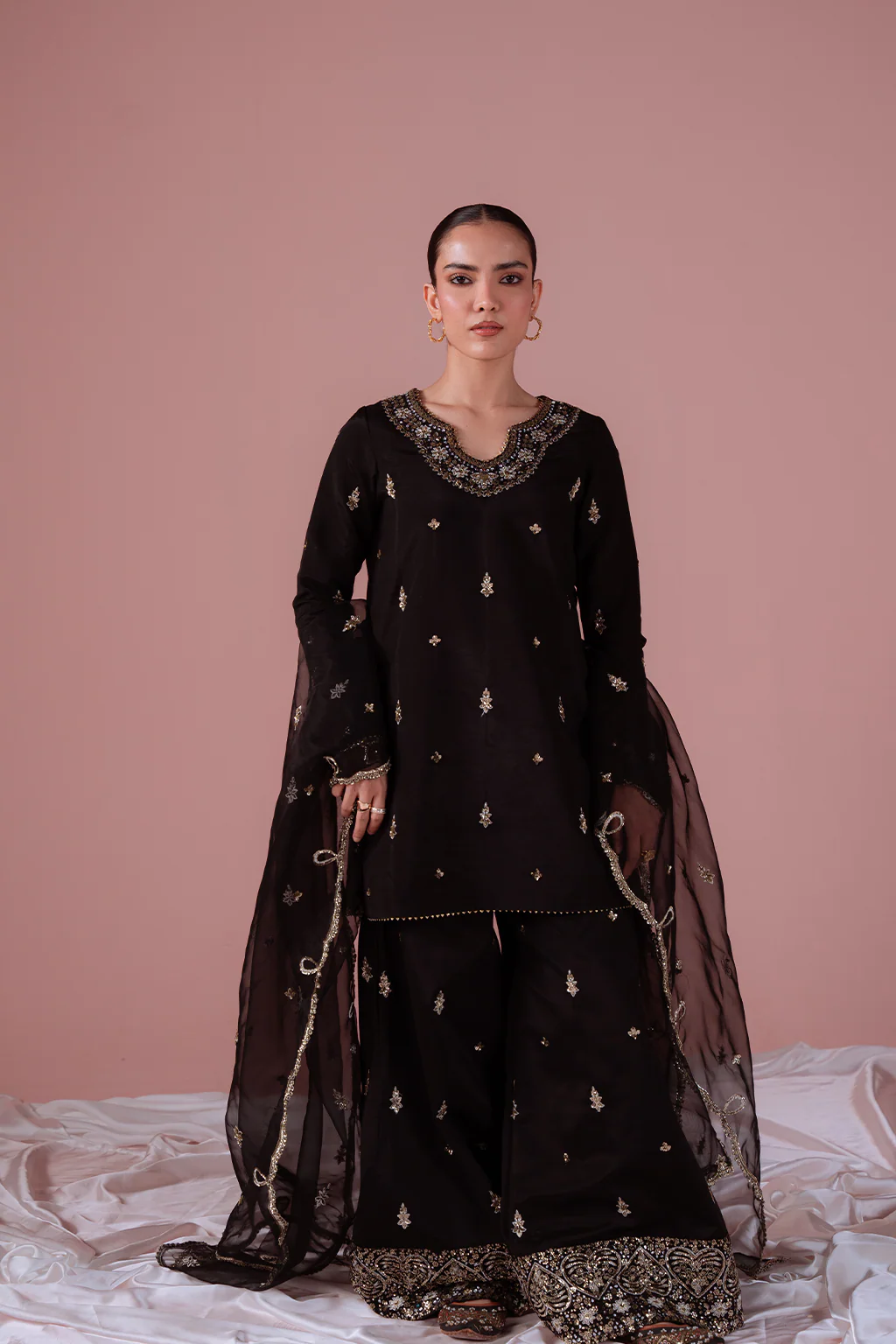 Emaan Adeel Narun Her To Her 2025 - Image 2