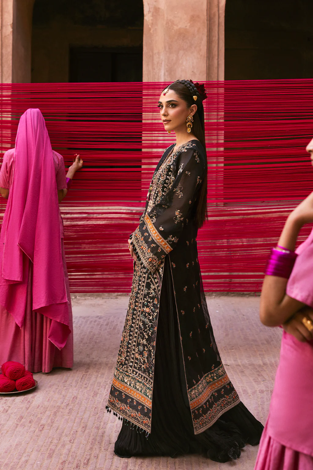 Emaan Adeel Noctelle The Empress Wedding Formals 2025 - Image 2
