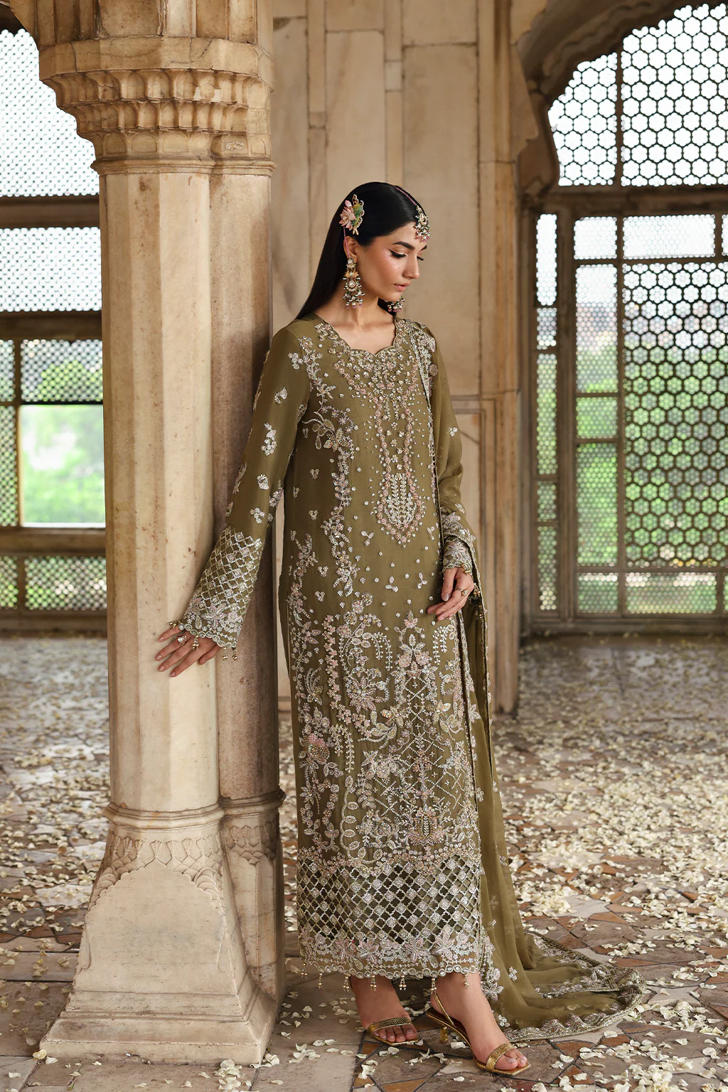 Emaan Adeel Olivea Romansiyyah Luxury Formal 2025 - Image 2