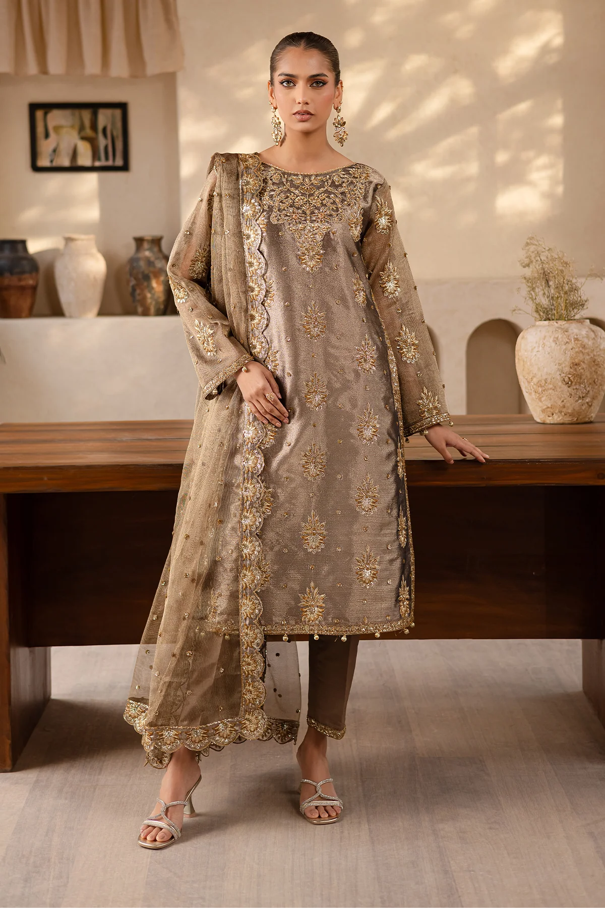 Emaan Adeel Raveen Noore Festive Formals 2025 - Image 2