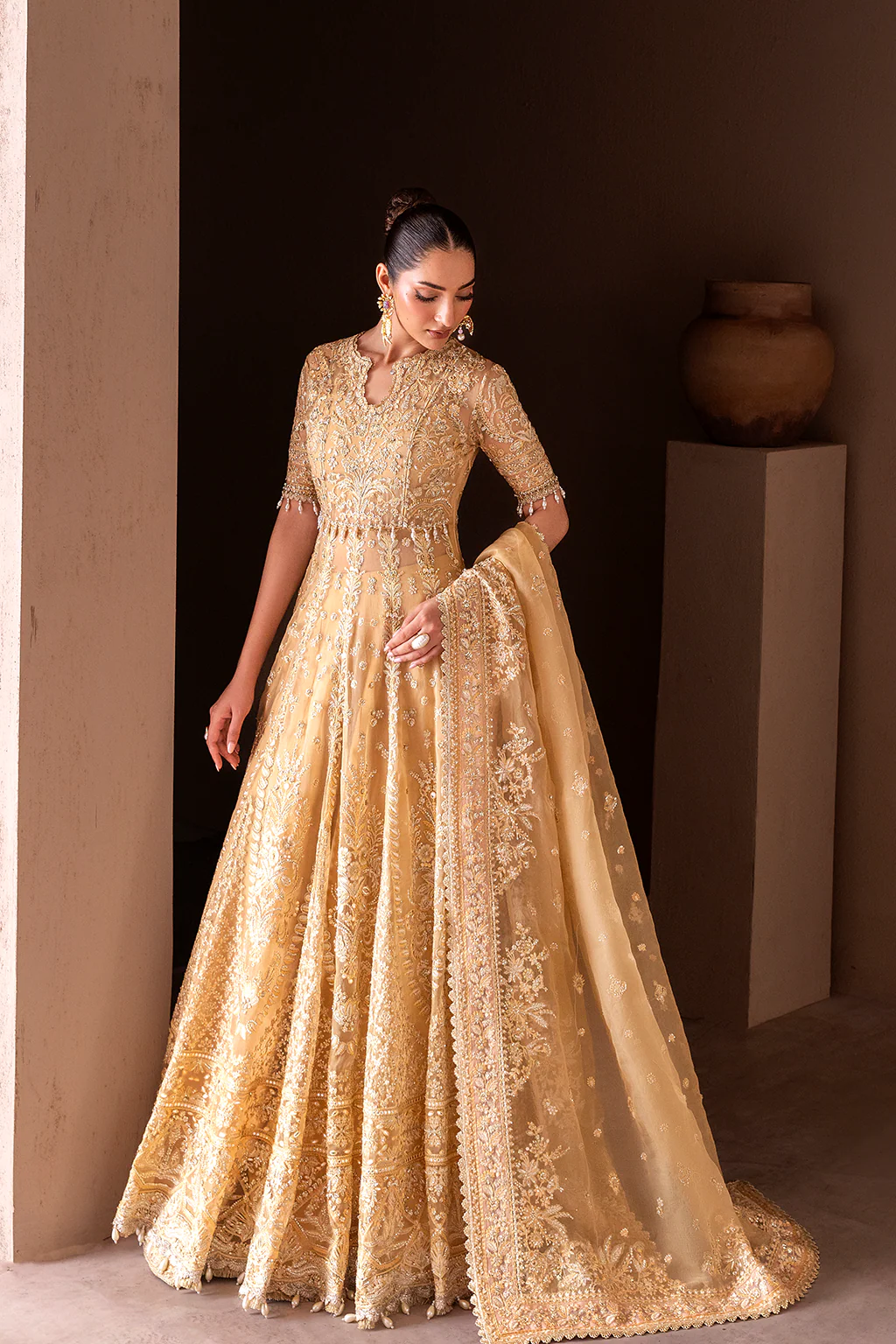 Emaan Adeel Seren Clay Couture Wedding Collection 2025 - Image 2